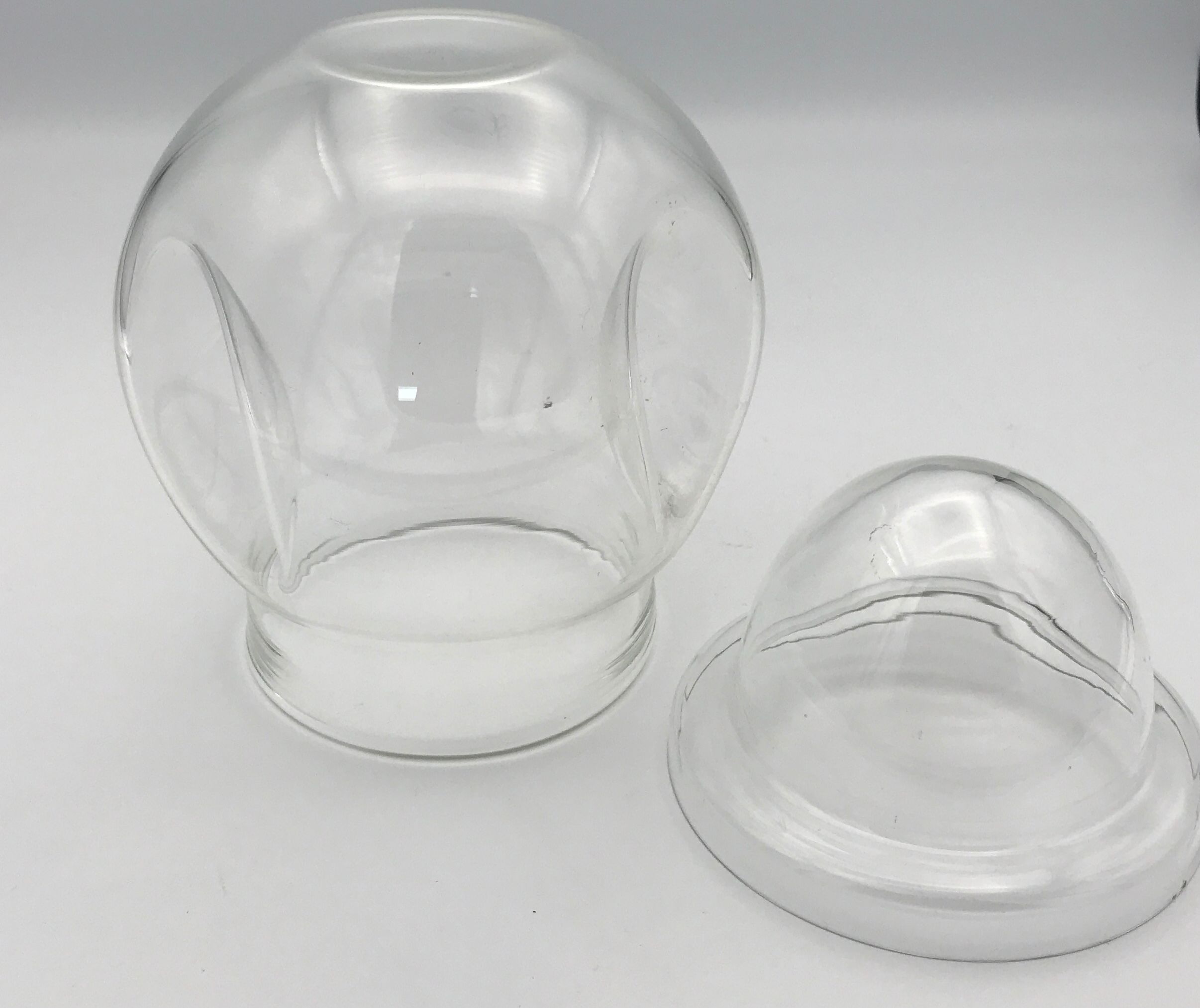 Jar type bonbonnière in translucent glass shape round modernist