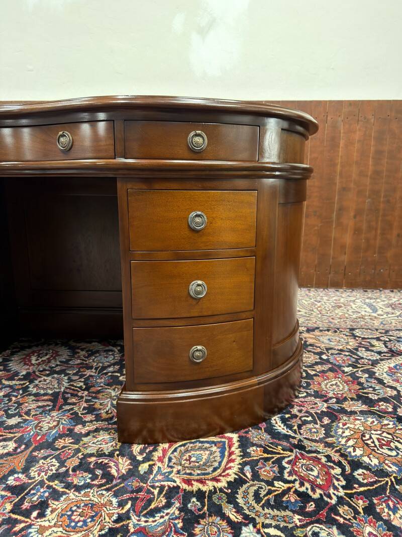Classic English Kidney Shaped Chesterfield Desk