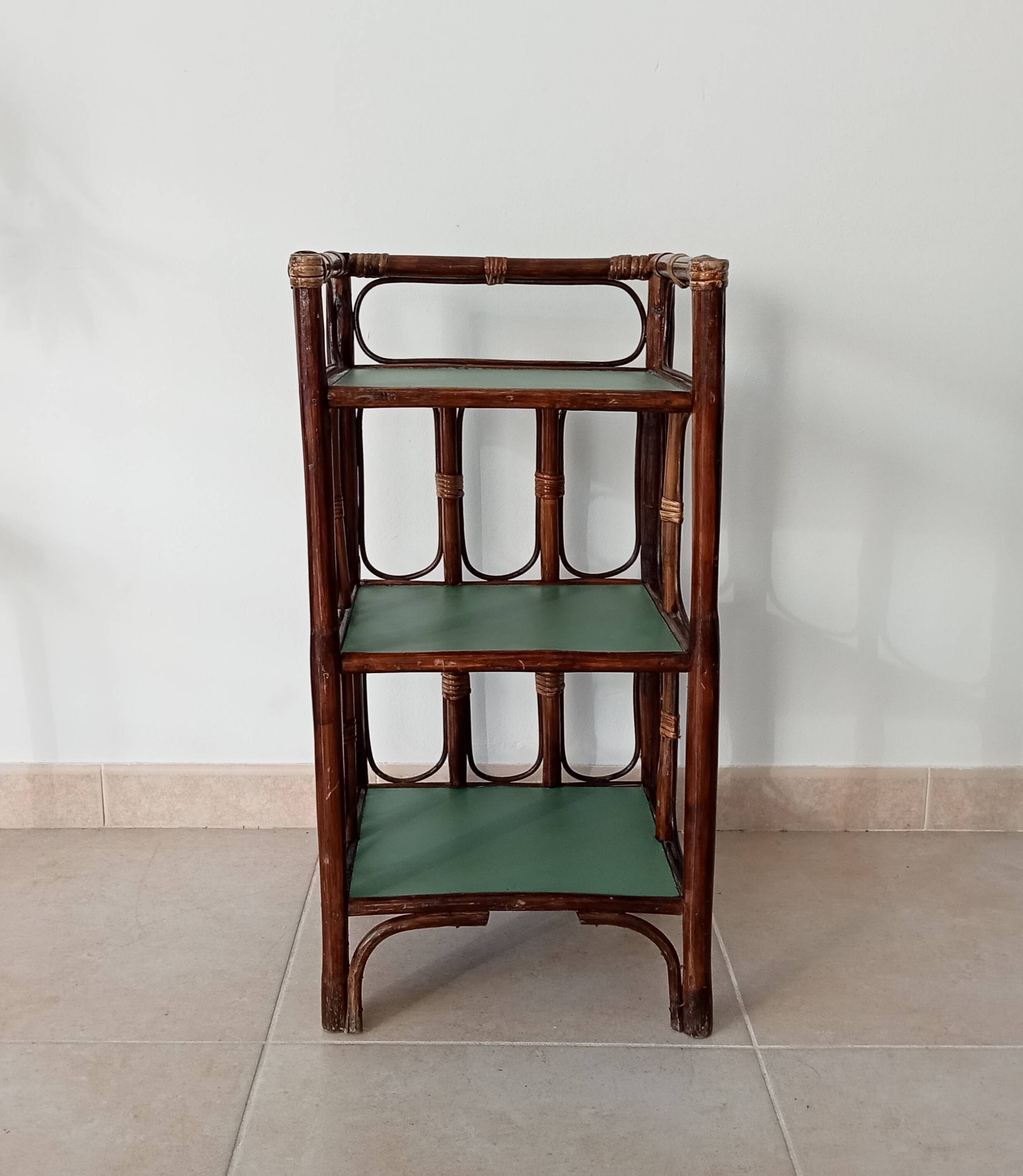 Vintage standing shelf in bamboo and rattan