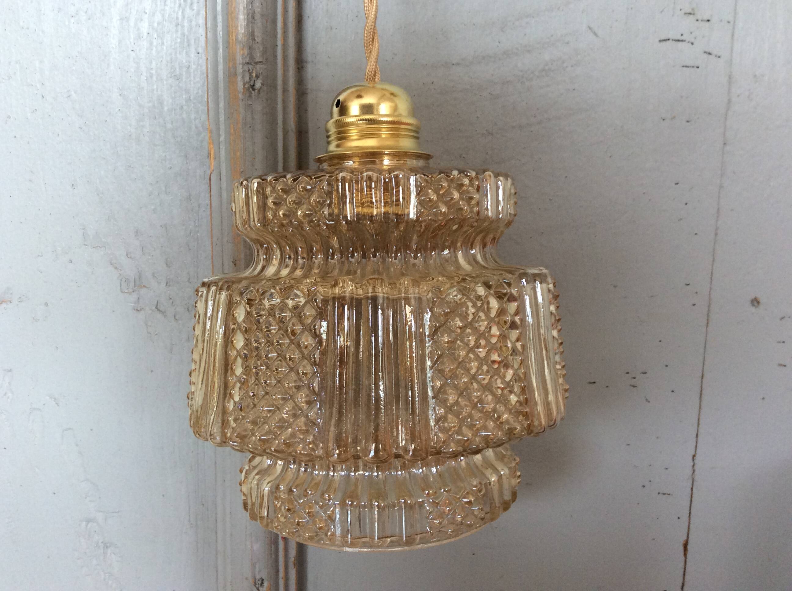 Glass pendant light