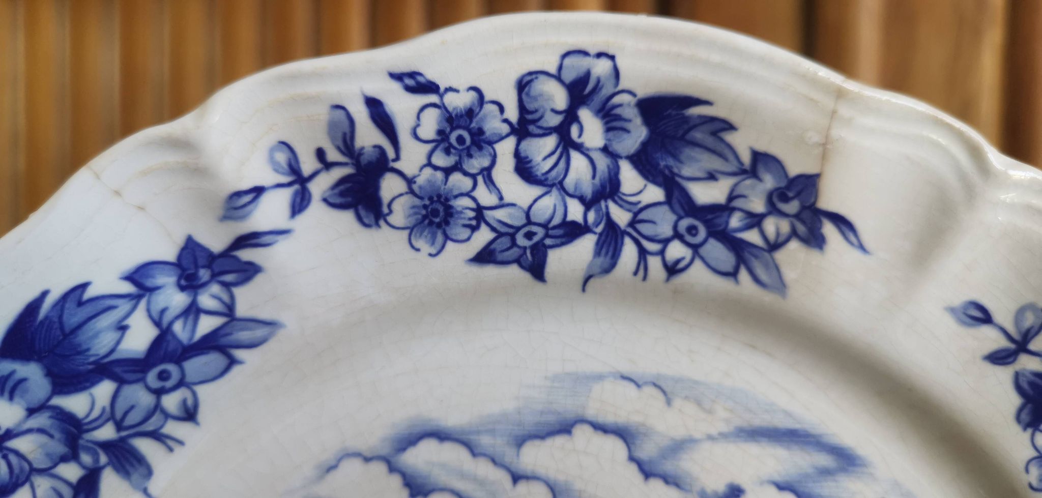 Set of 2 Sarreguemines porcelain collector's plates from the 70s