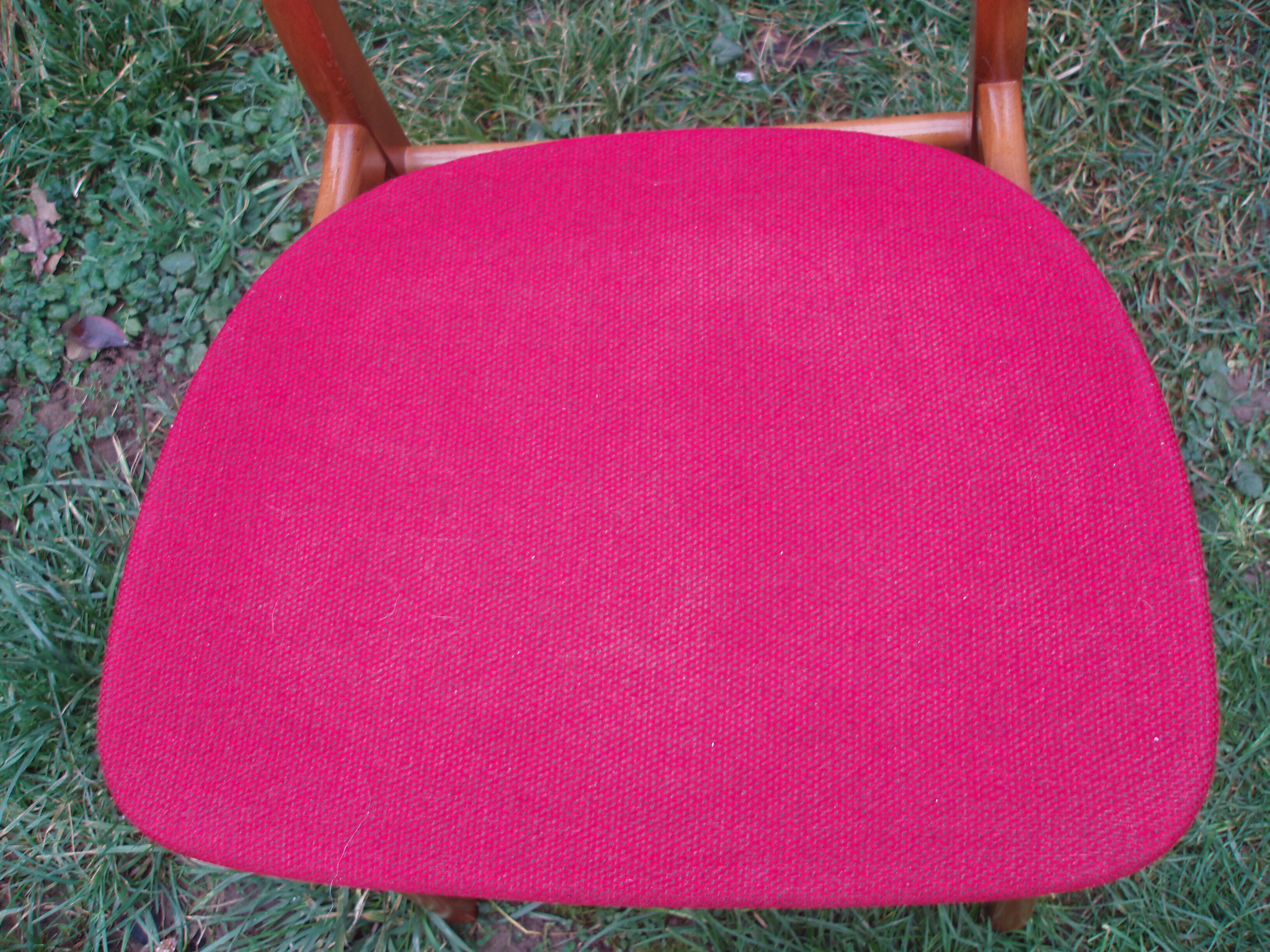 Pair of Scandinavian chairs in teak and red fabric