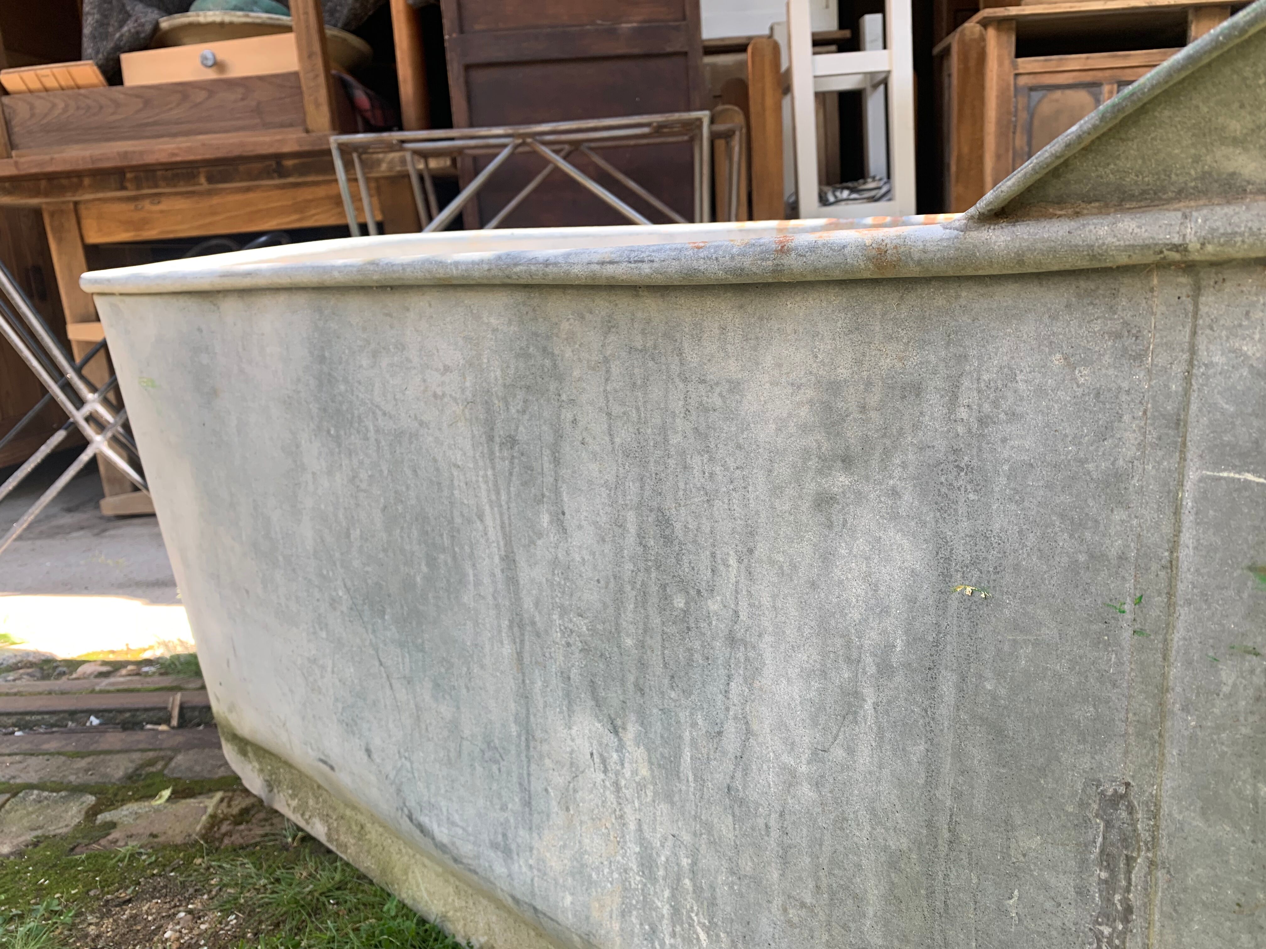 Baignoire en zinc ancienne