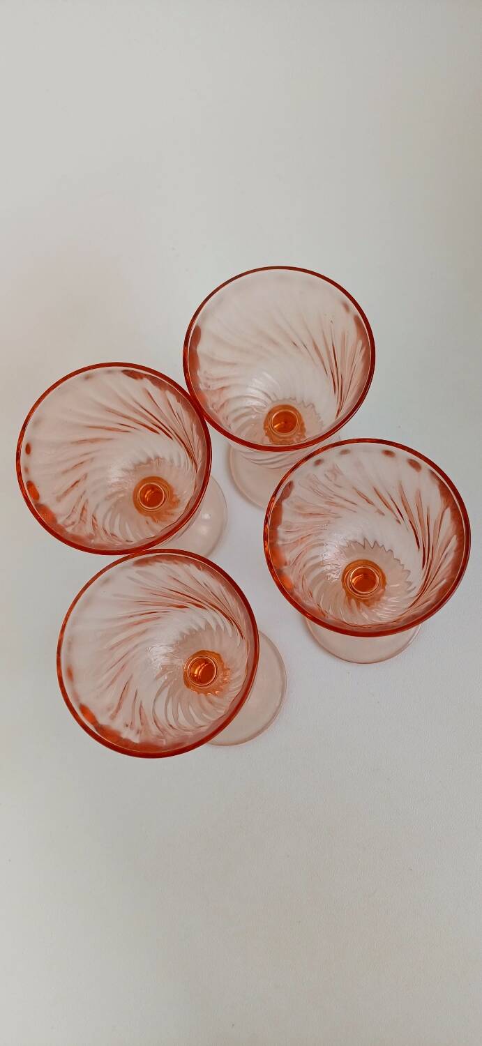 Pink rosé wine glasses