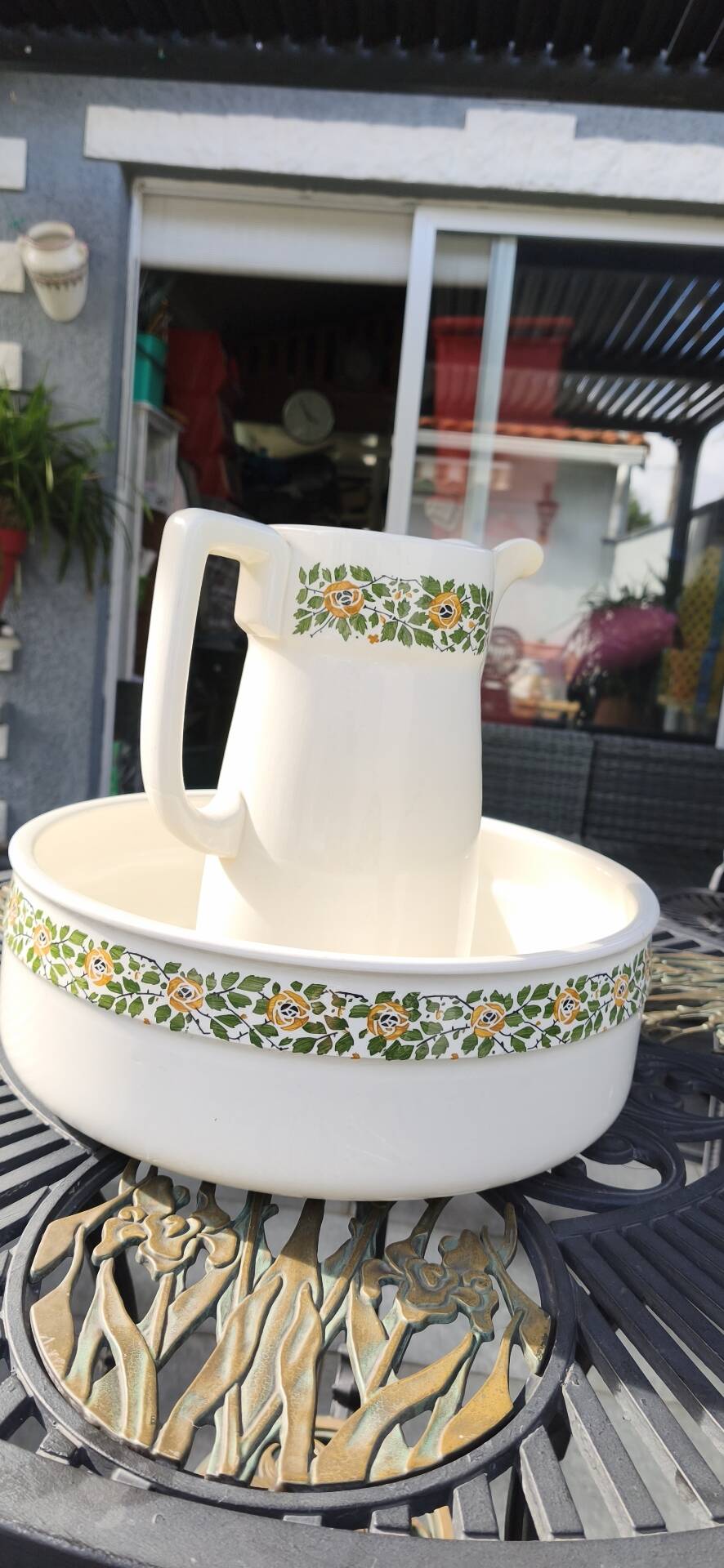 Vintage toilet set in Villeroy & Boch earthenware (1920-1931)