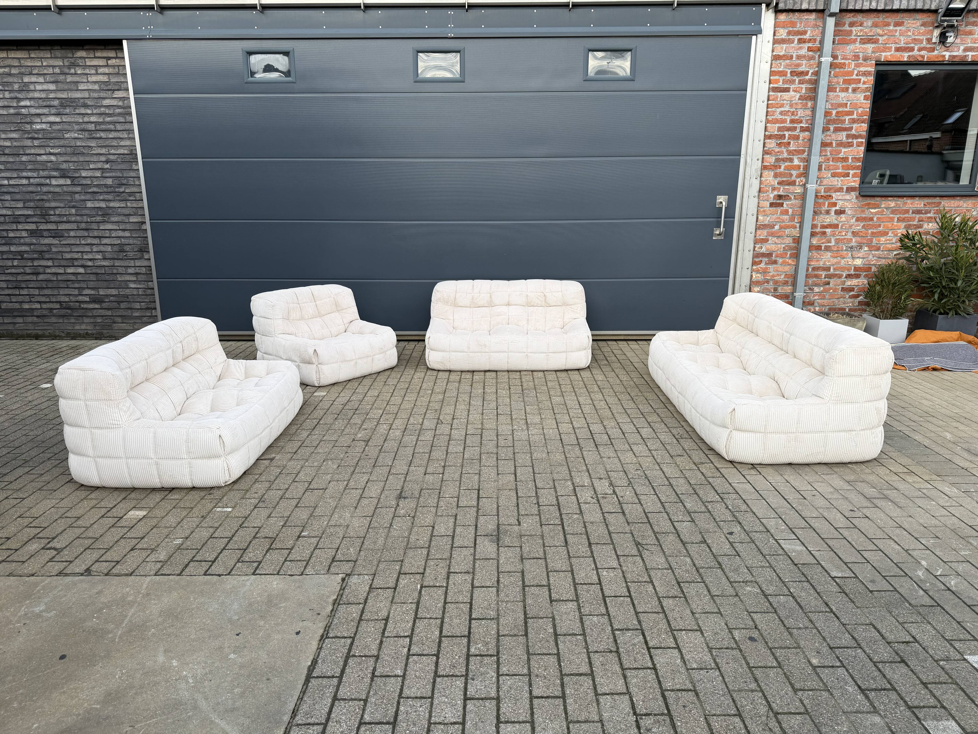 Ligne Roset Kashima set: 1x 1zit, 2x 2zit en 1x 3zit Beige Corduroy 10/10!!
