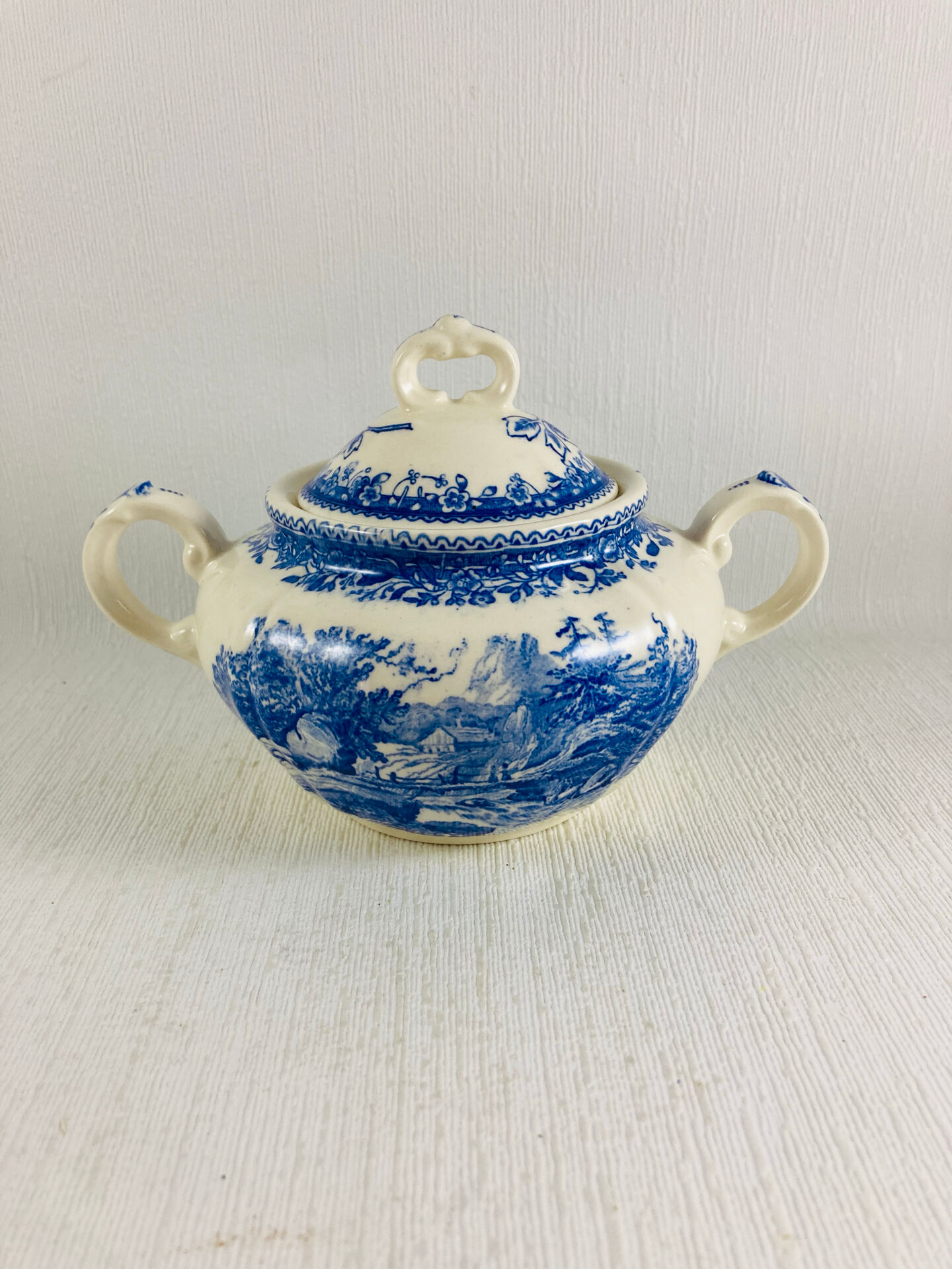 Sugar bowl with lid Villeroy and Boch Mettlach Burgenland blue