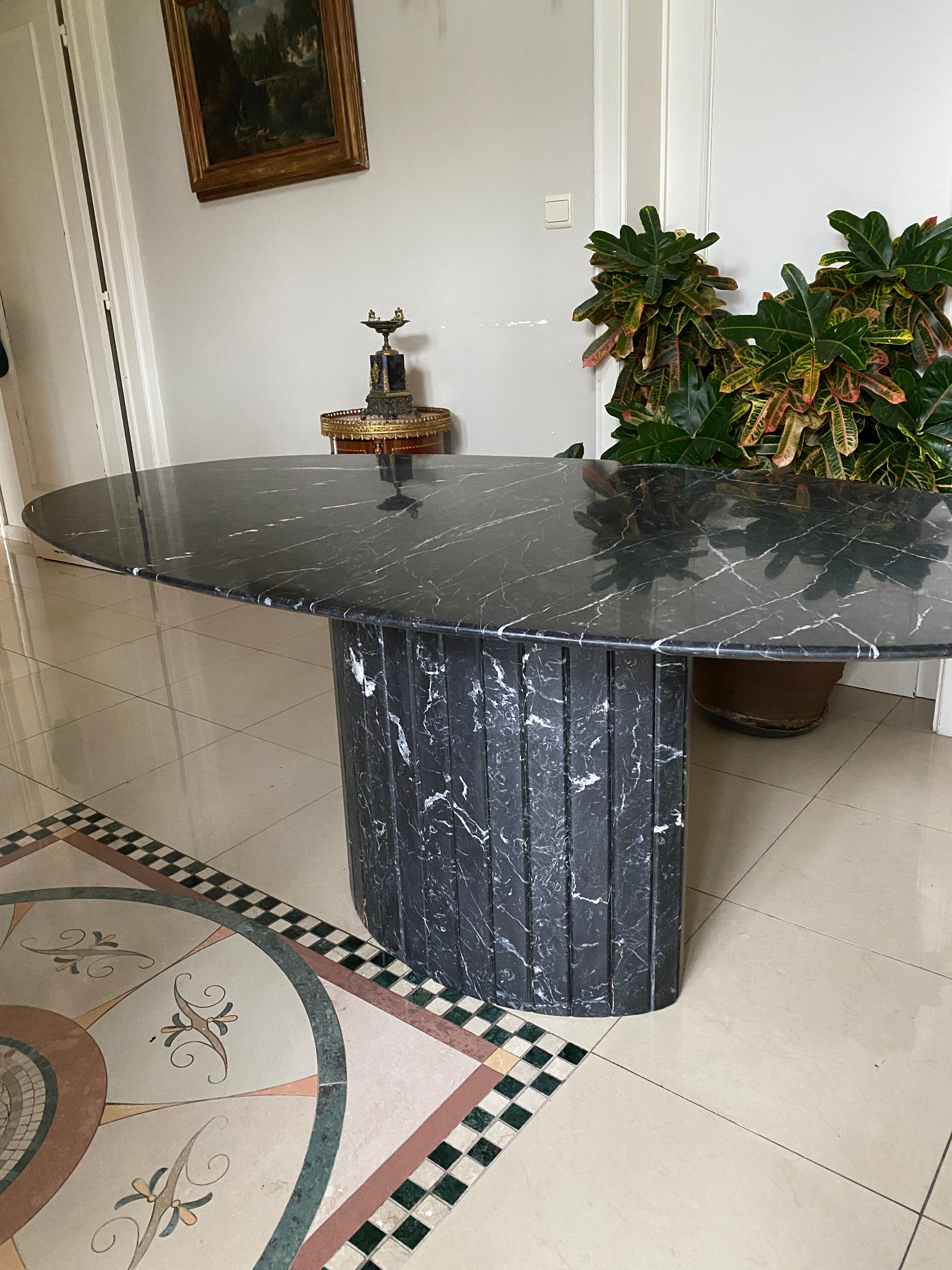 Table à manger en marbre nero marquina 1970 vintage italie