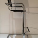 Cantilever design bar