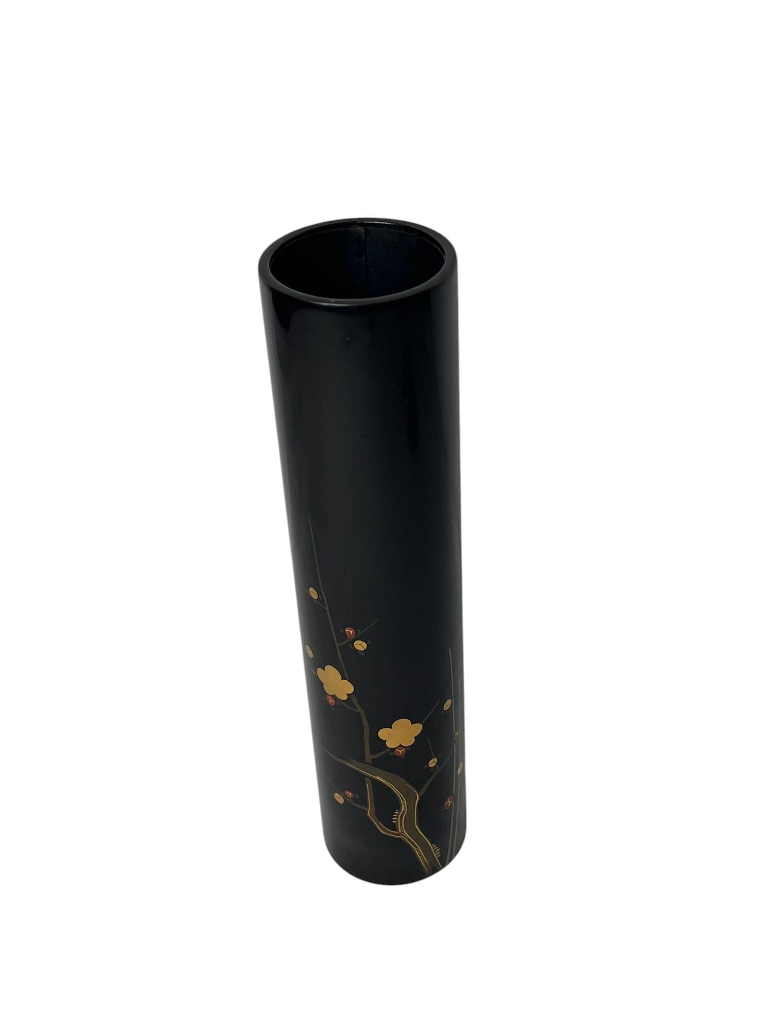 Japon, vase rouleau bois laqué Wajima décor floral XXème