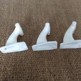 Series of 3 plastic hooks