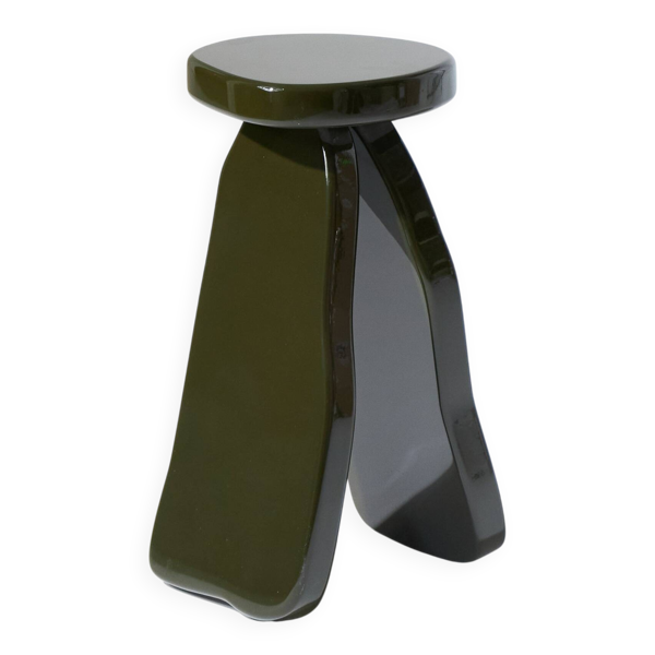 Table d'appoint en chêne laqué object 107