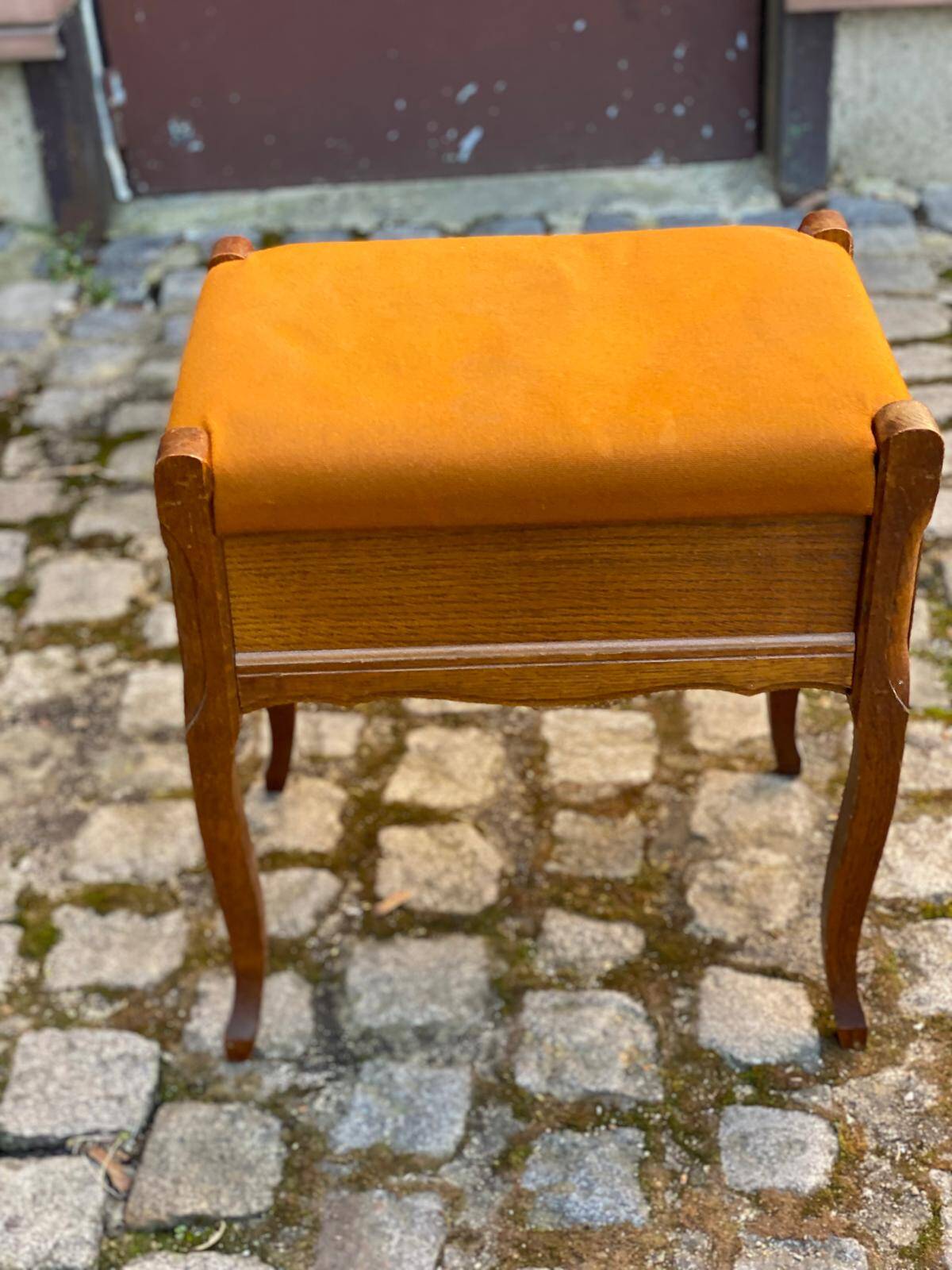 Louis XV piano stool in solid oak wood and orange fabric
