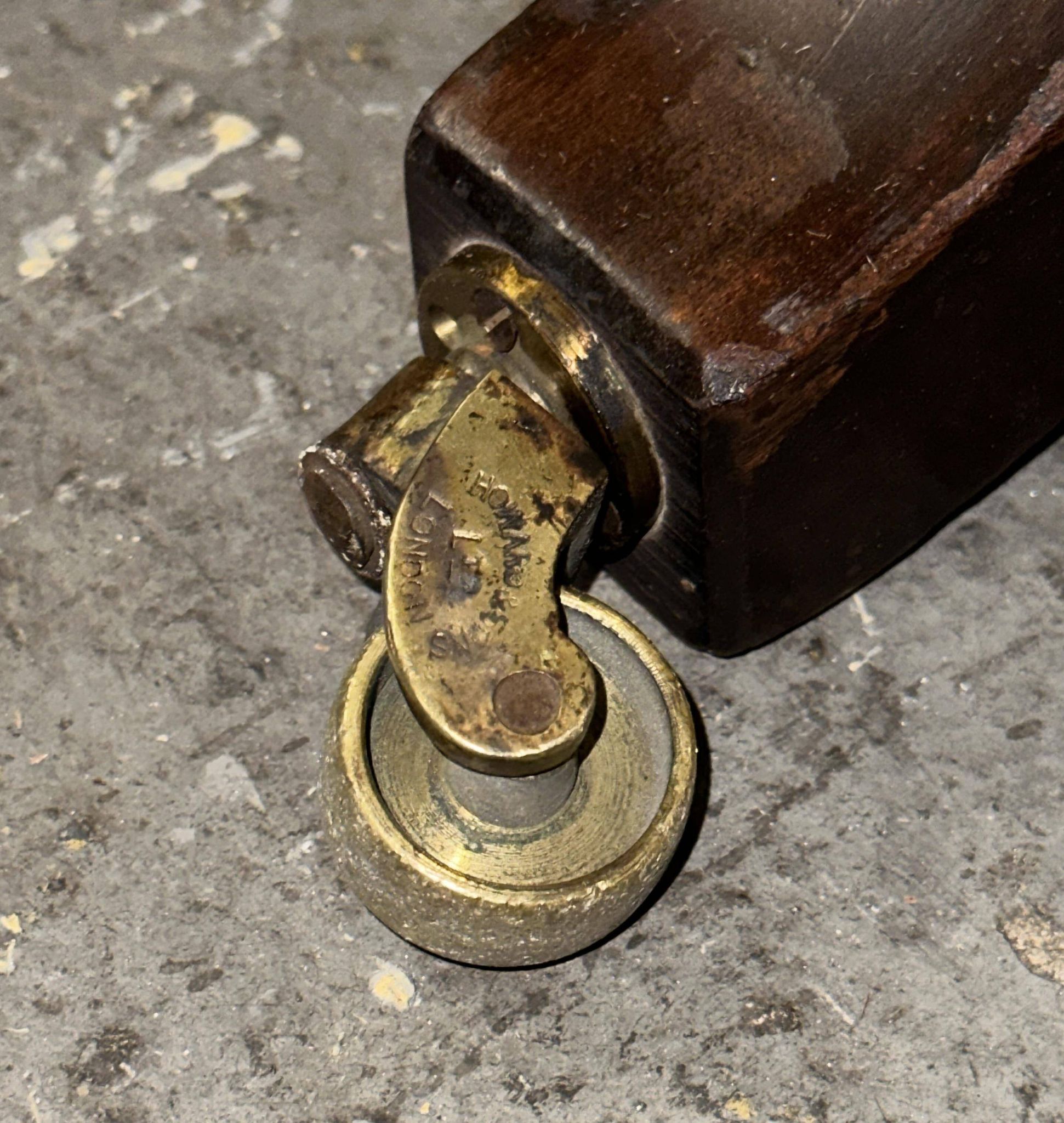Victorian two-seater canapé 1880 Howard & Son