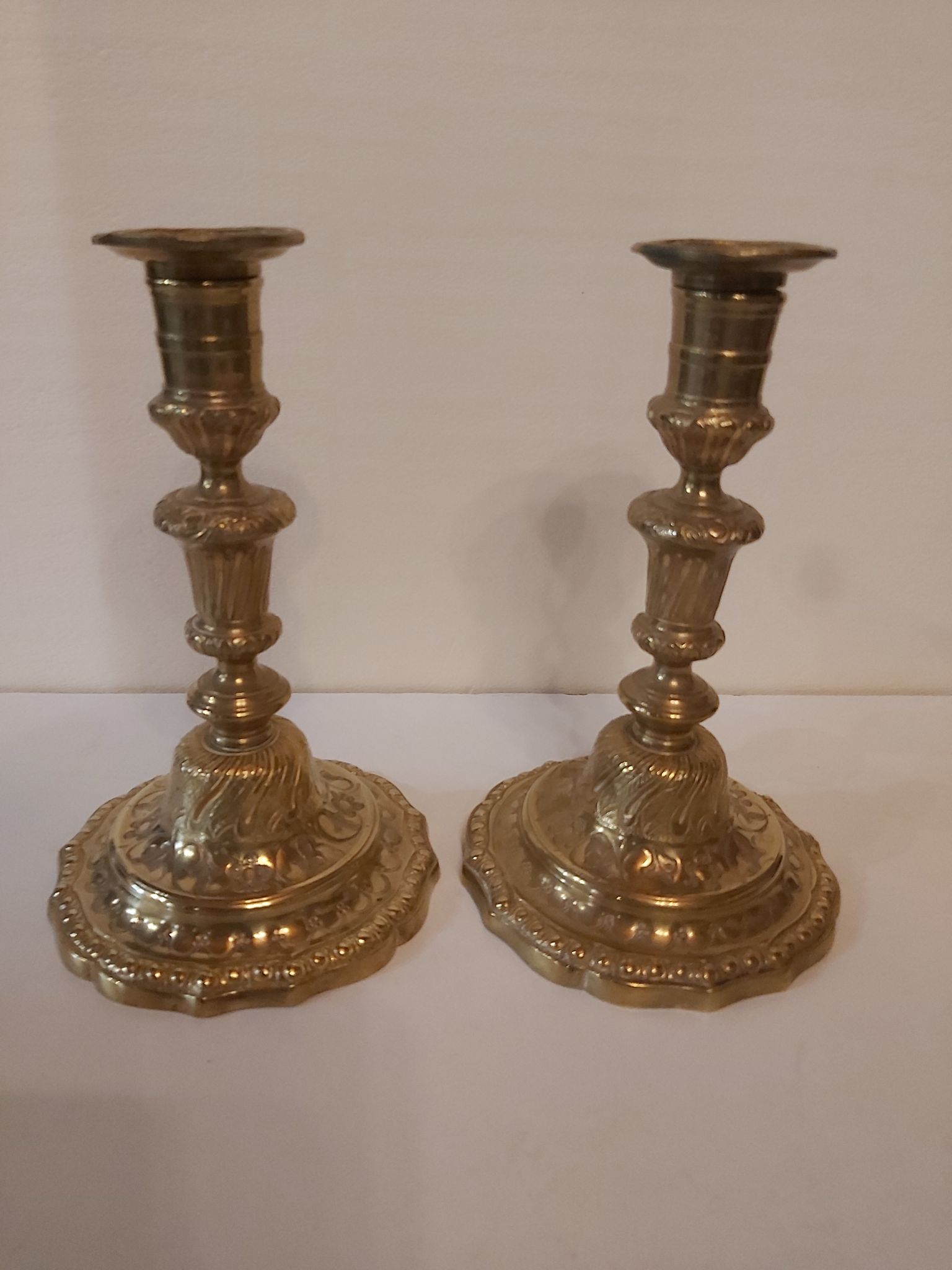 Paire de bougeoirs Restauration en bronze doré