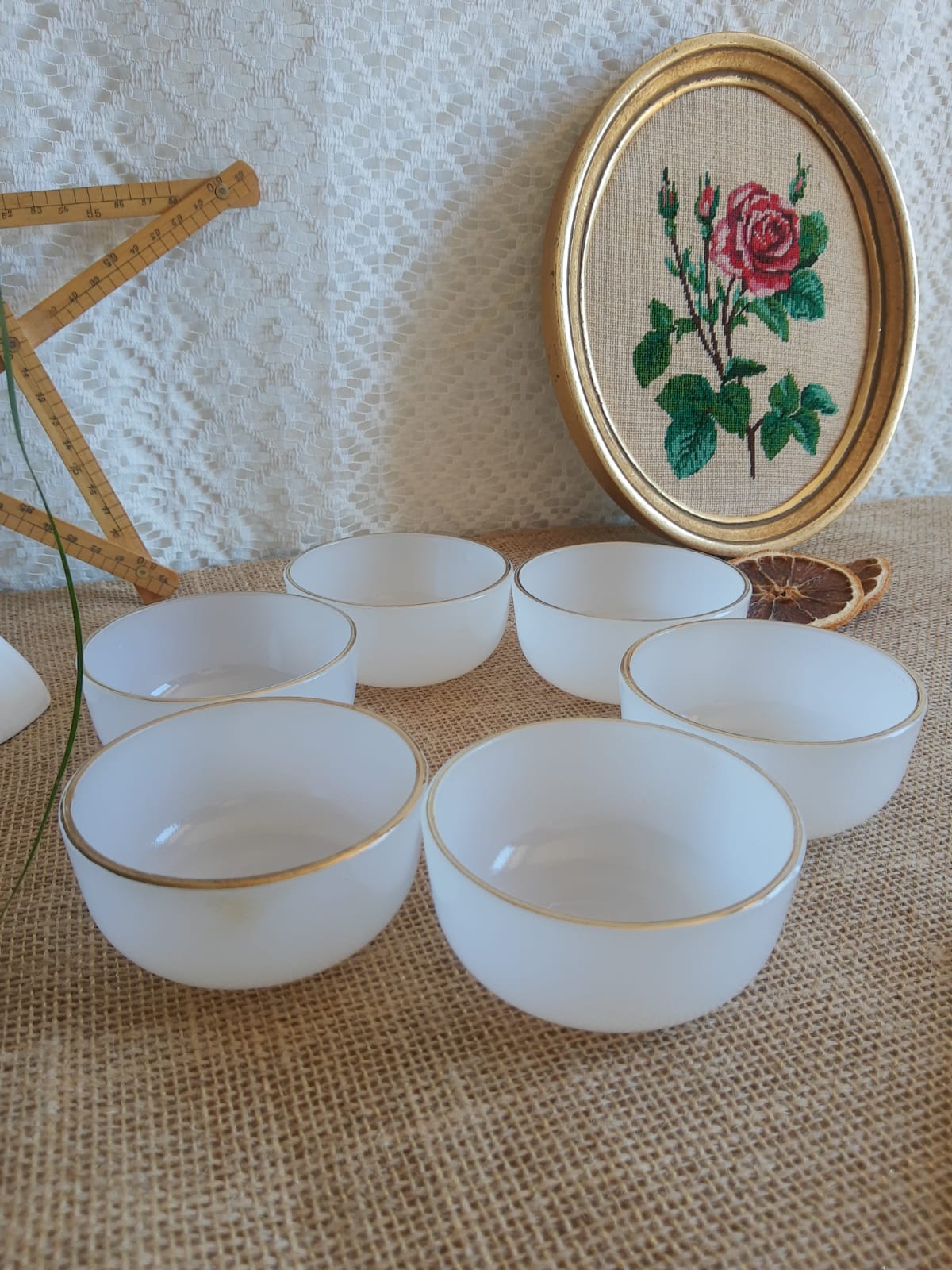 6 ramekins leach oil, vintage golden white