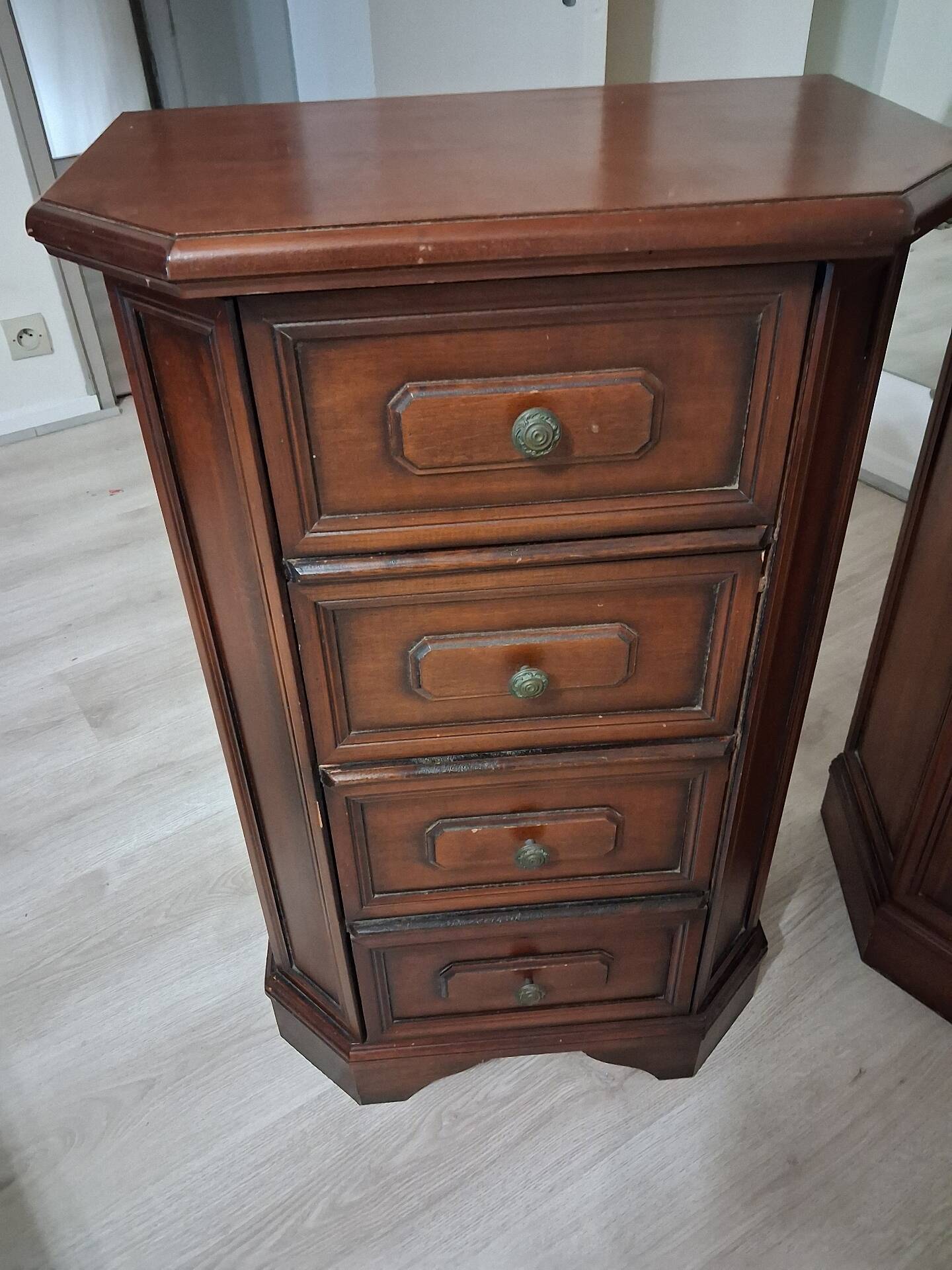 Set of 2 Chest of Drawers with 4 drawers