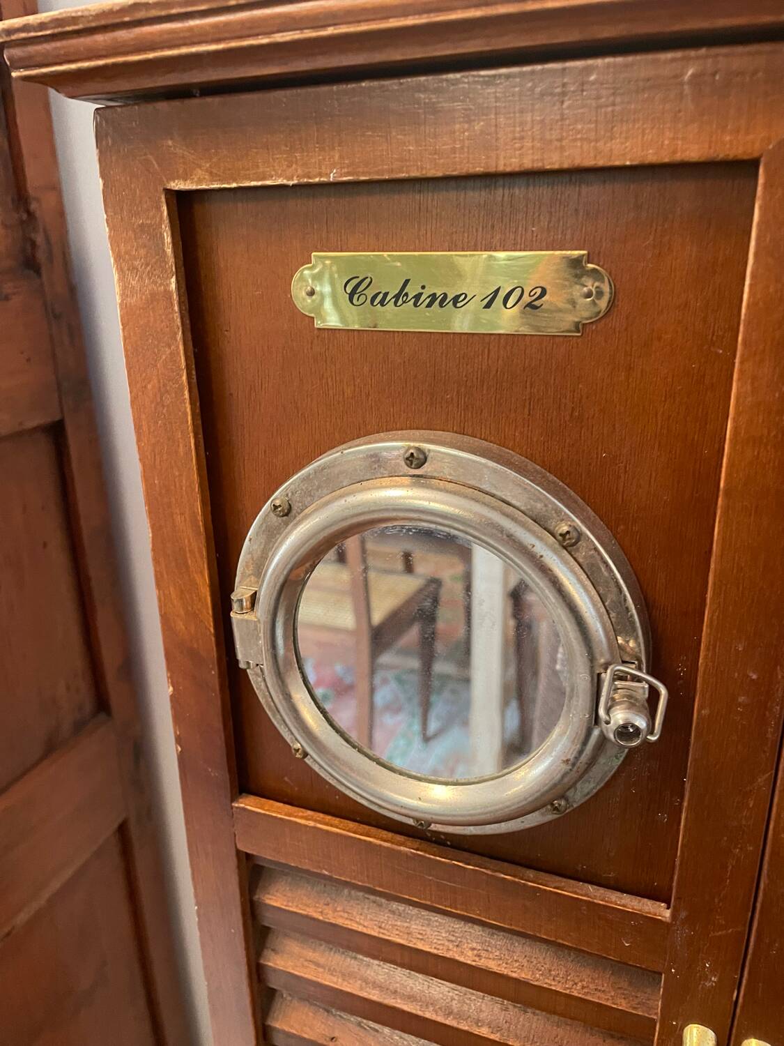 Marine style shelf cabinet