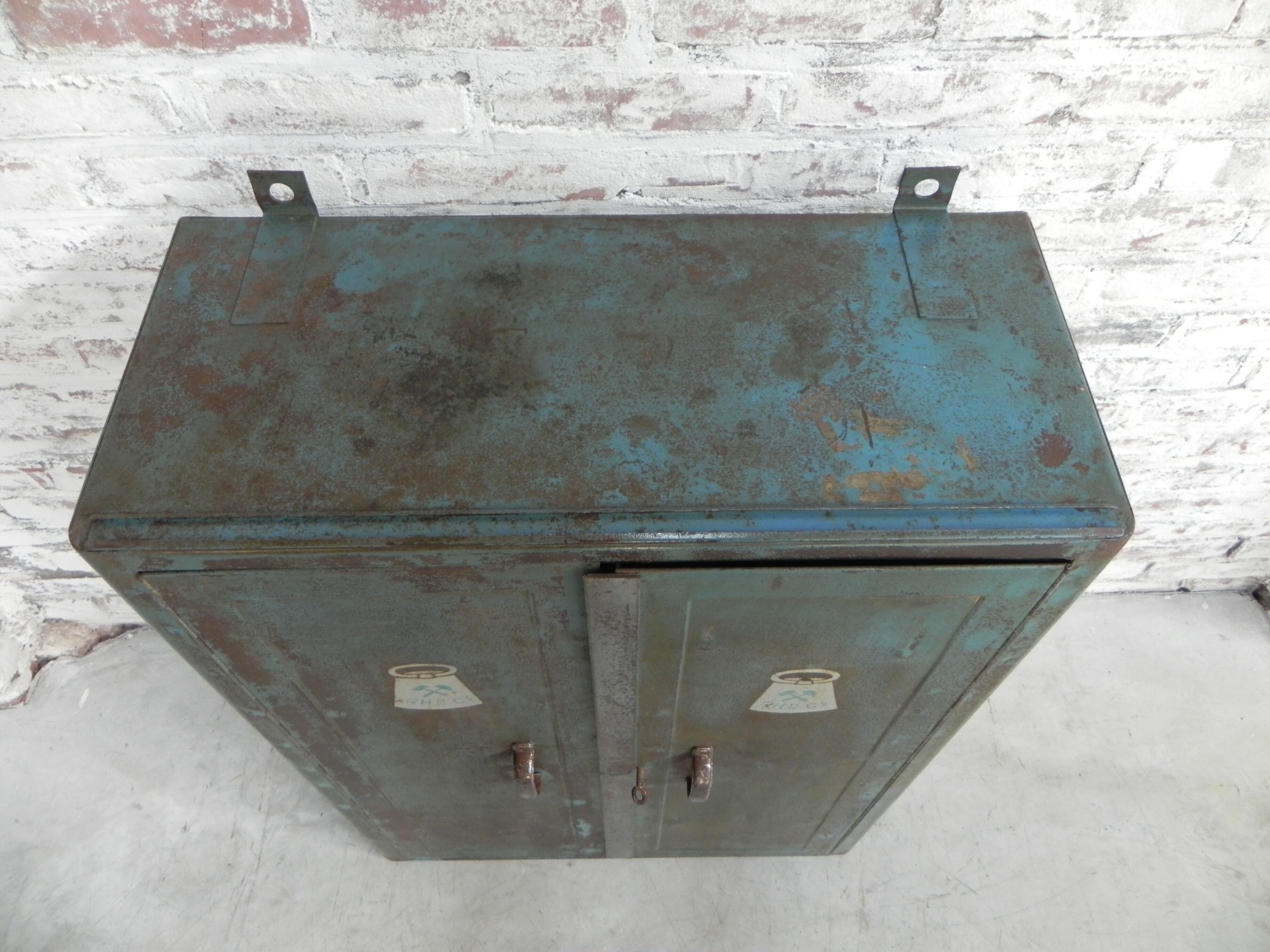 Industrial steel tool cabinet, hanging model, HR and Co