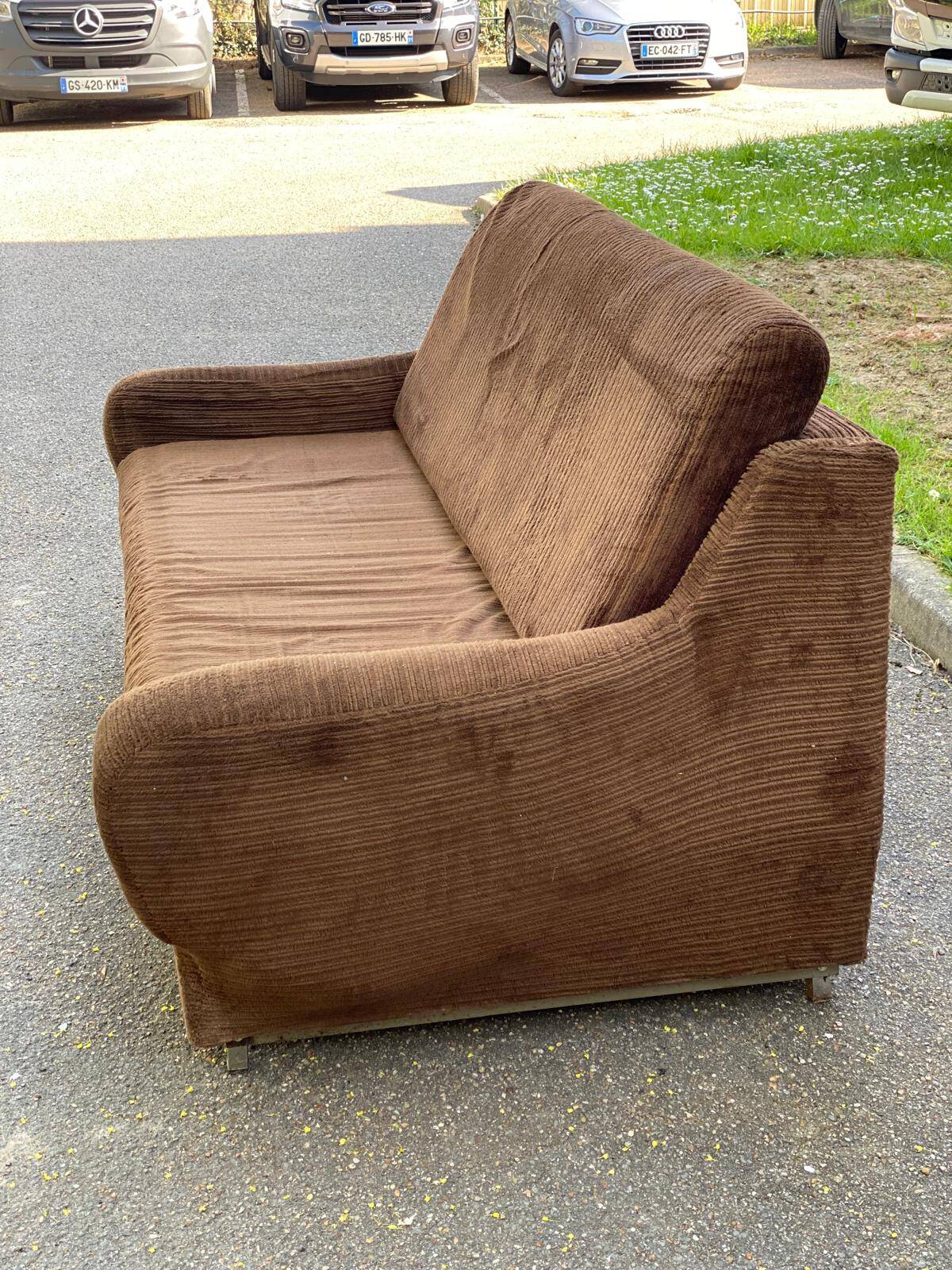 Meral France brown velvet convertible sofa bed