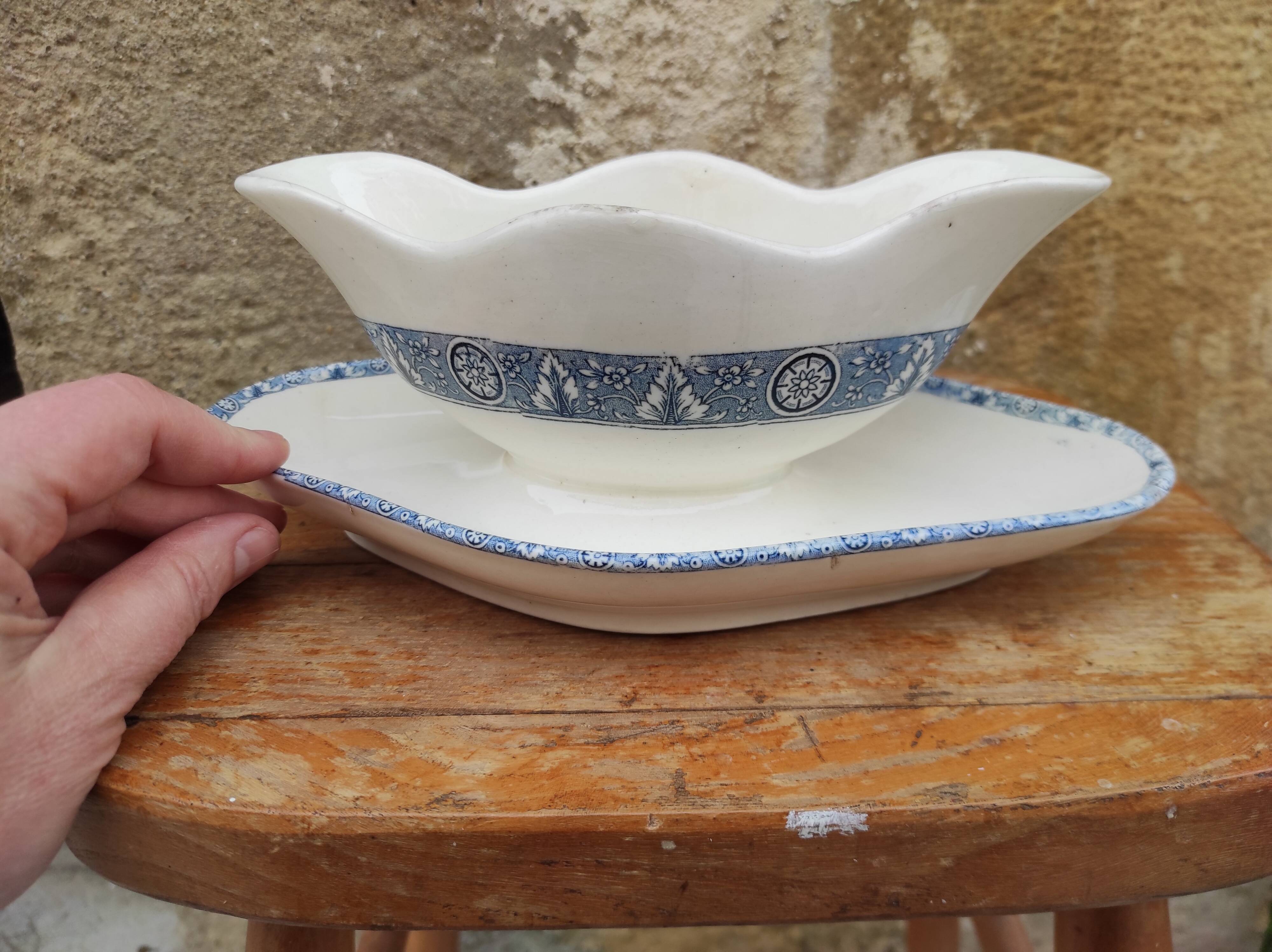 French vintage sauce boat, Salins E.C. Terre de Fer