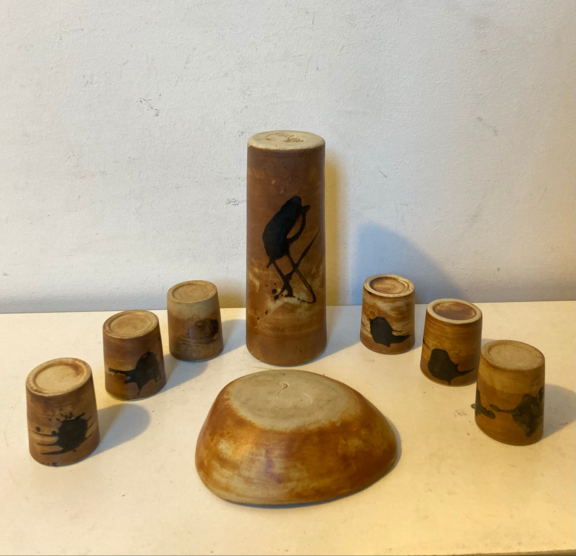 Varnished stamped La Colombe alcohol service from the 1950s/60s.