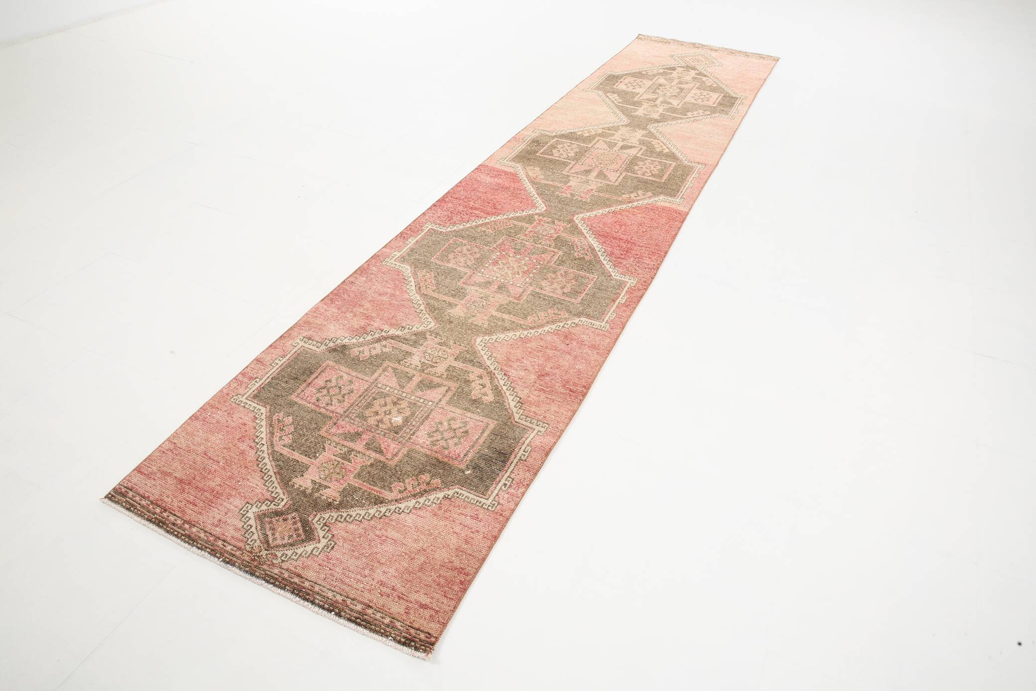 3x13 Vintage Red & Brown Classic Persian Runner Rug, 92x408Cm