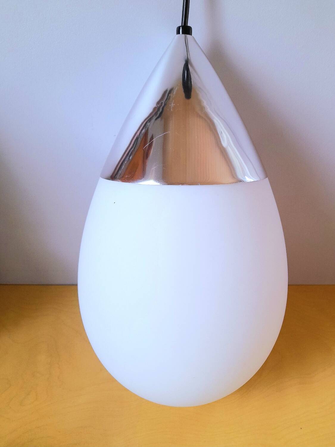 Suspension in opaline Limburg, drop model, 1970.