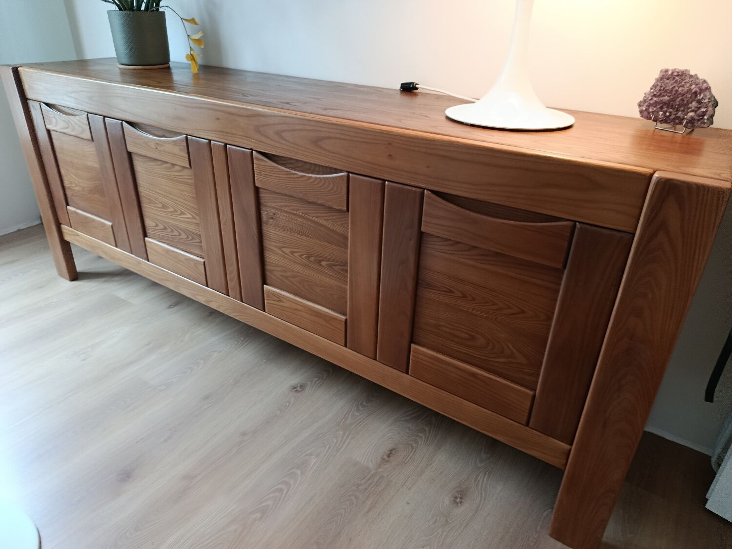 Brutalist enfilade Regain house