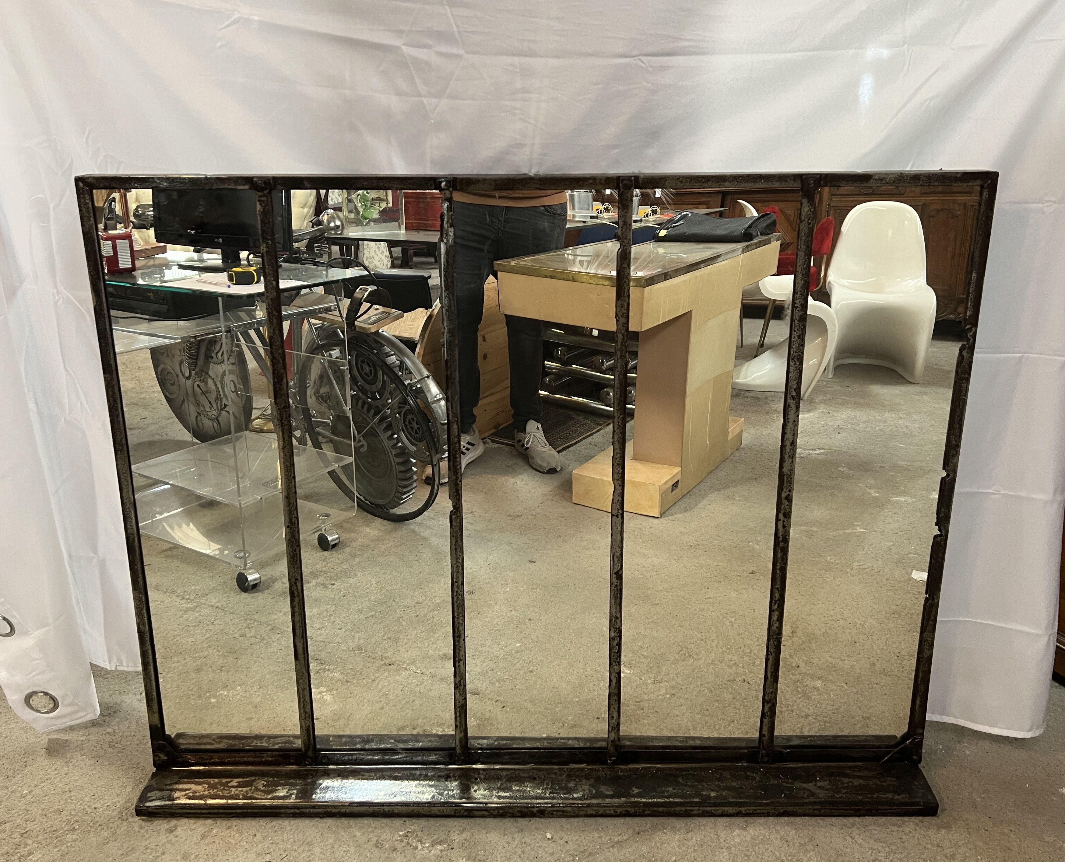 Miroir d'usine en acier design industriel des années 50