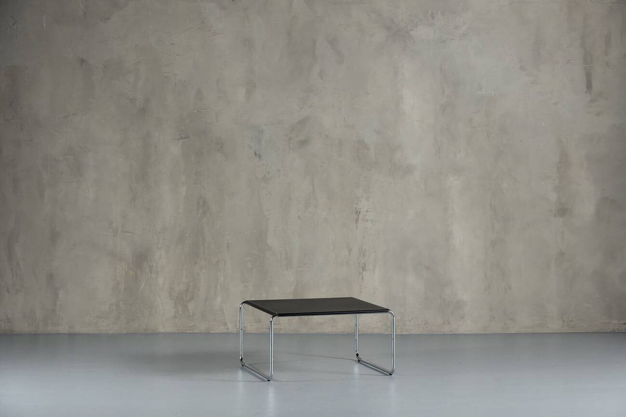 Table basse en métal noir et aluminium, Danemark, années 1970