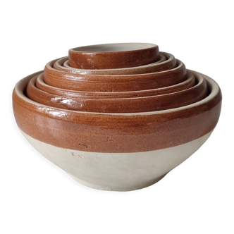 Set of 7 stackable stoneware bowls