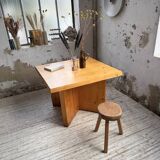 Table carrée moderniste en pin massif, années 50