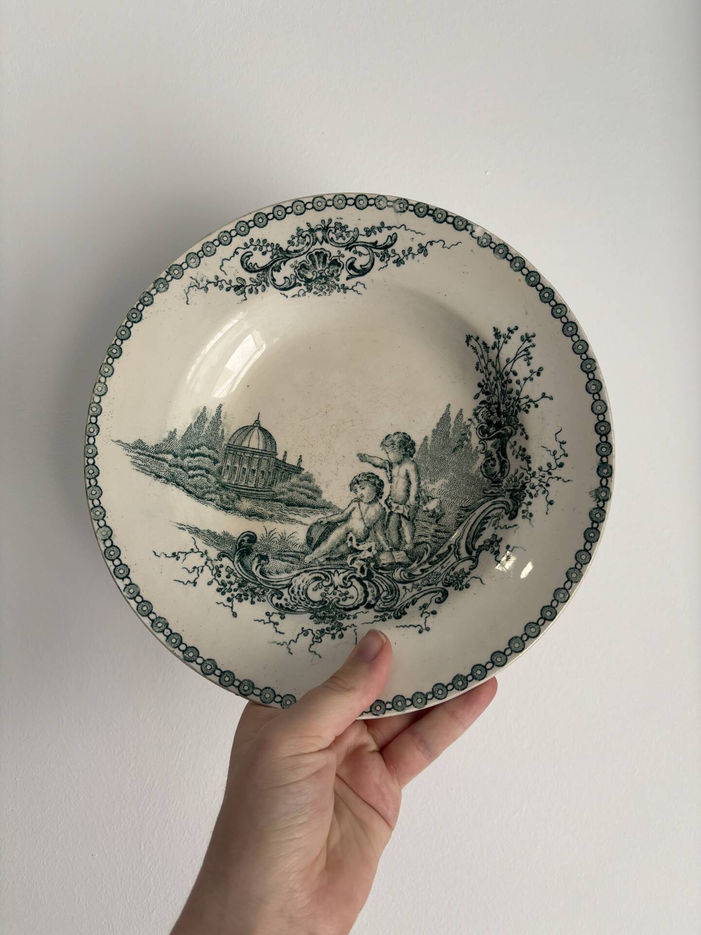 Assiette creuse terre de fer St Amand modèle trianon verte - faïence a