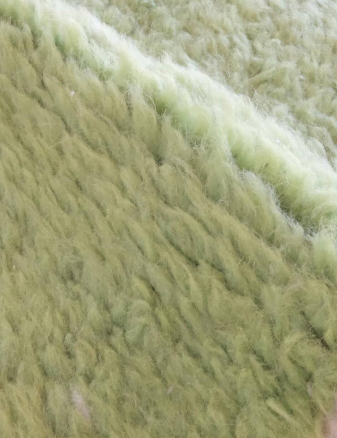 Berber rug in pure wool size 150 x 250 cm