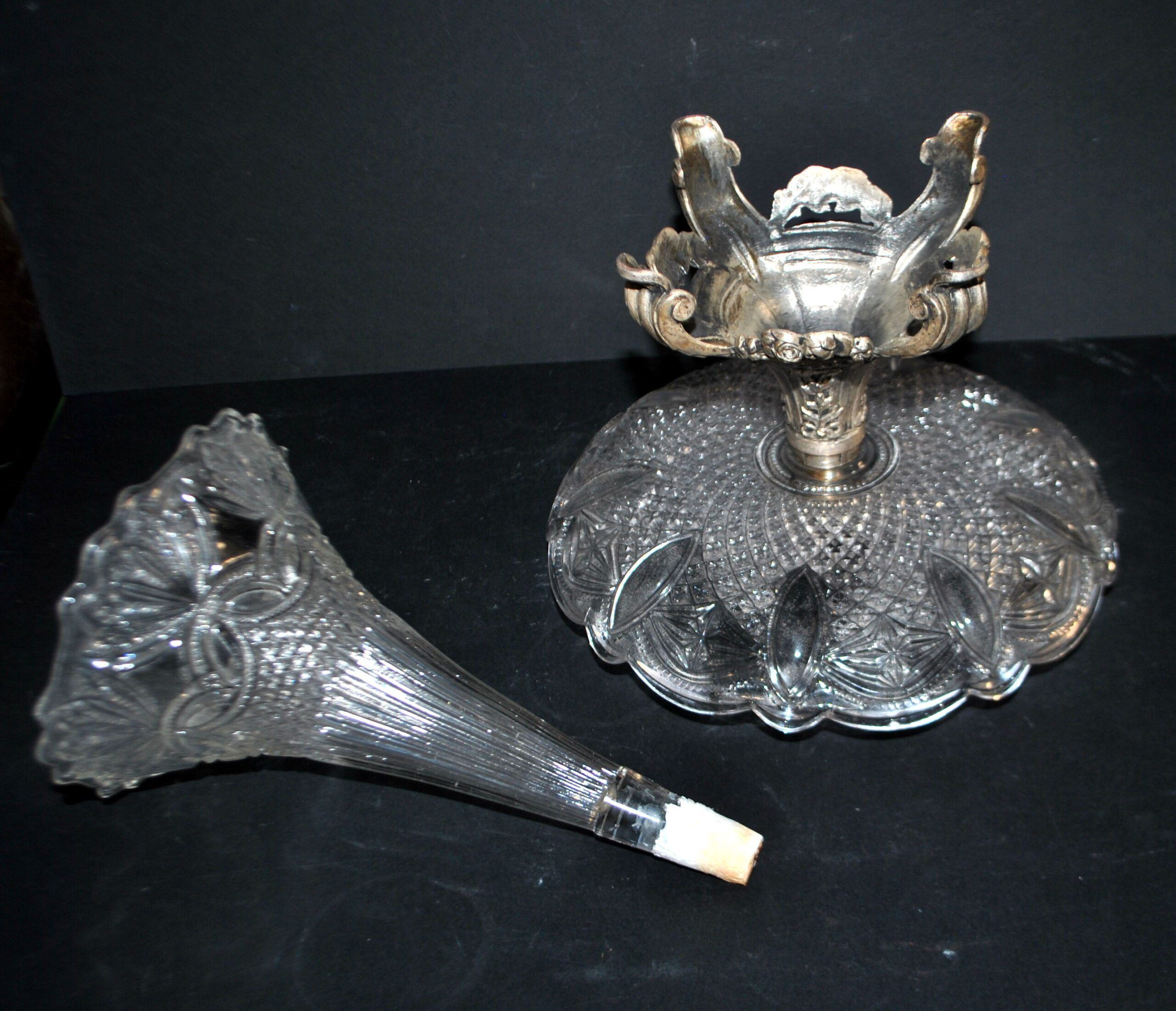 Romantic centrepiece – tulip-shaped glass vase with silver-plated metal from 1900