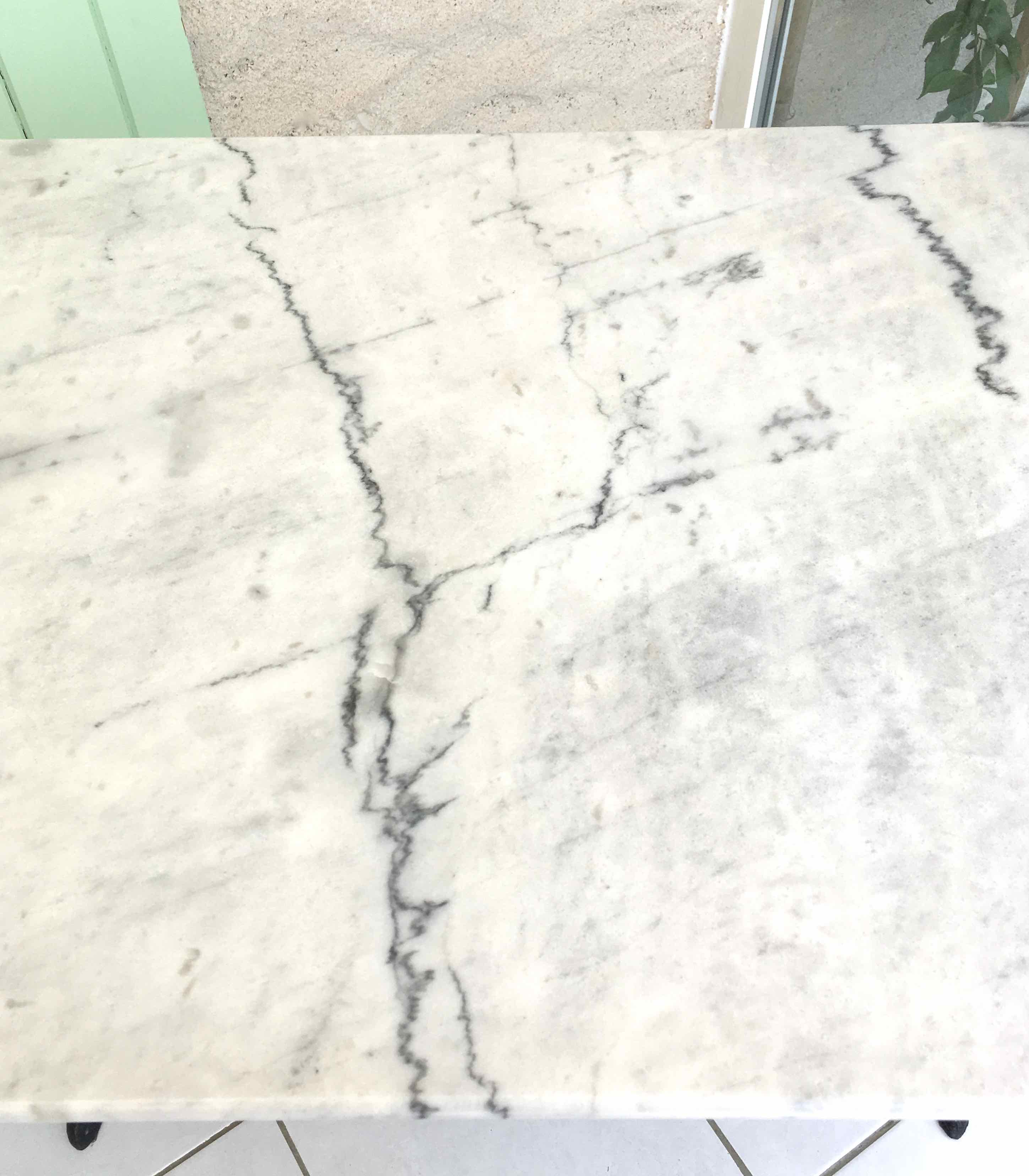 Table bistrot marbre et fonte