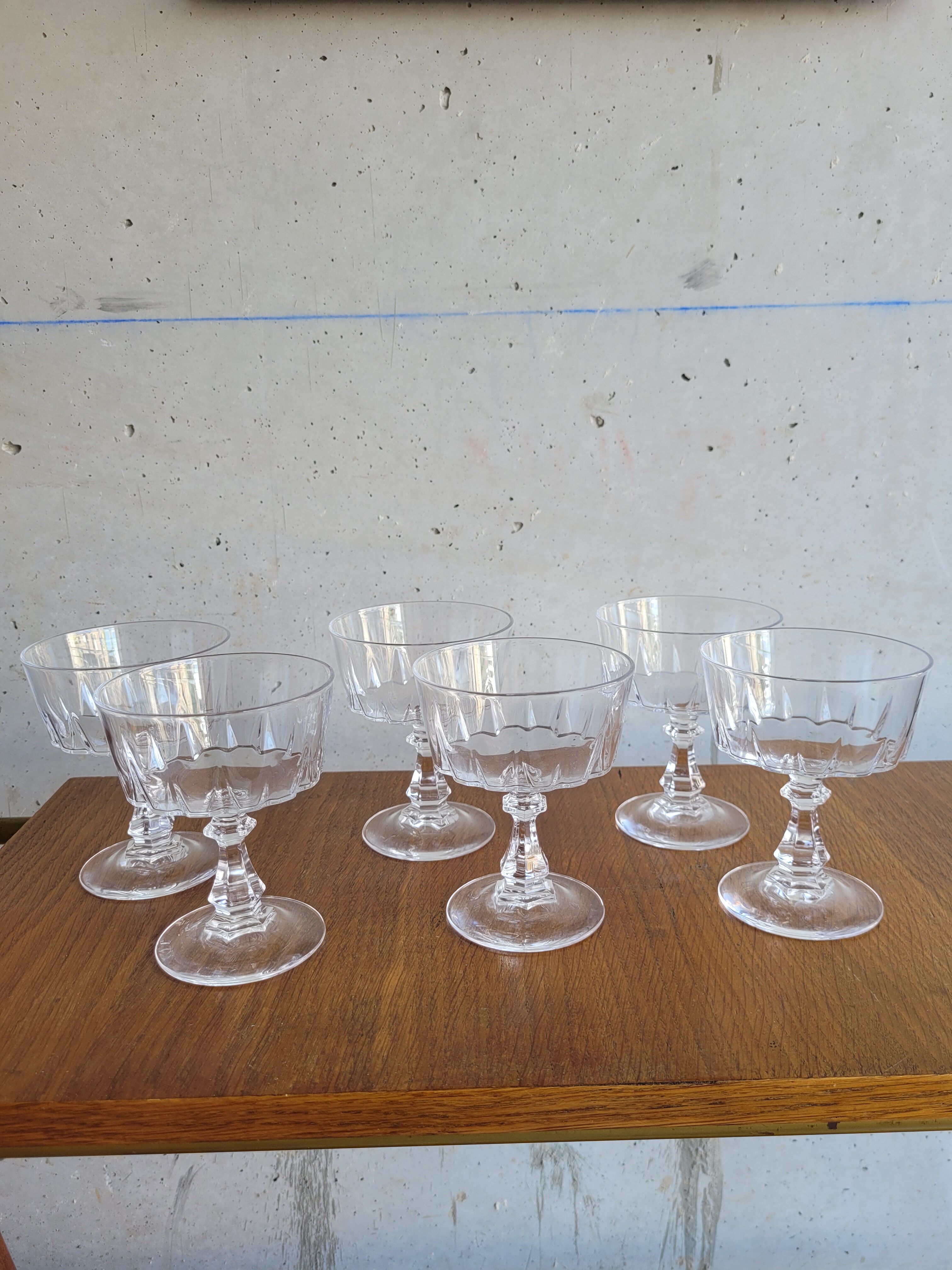 Set of 6 champagne glasses
