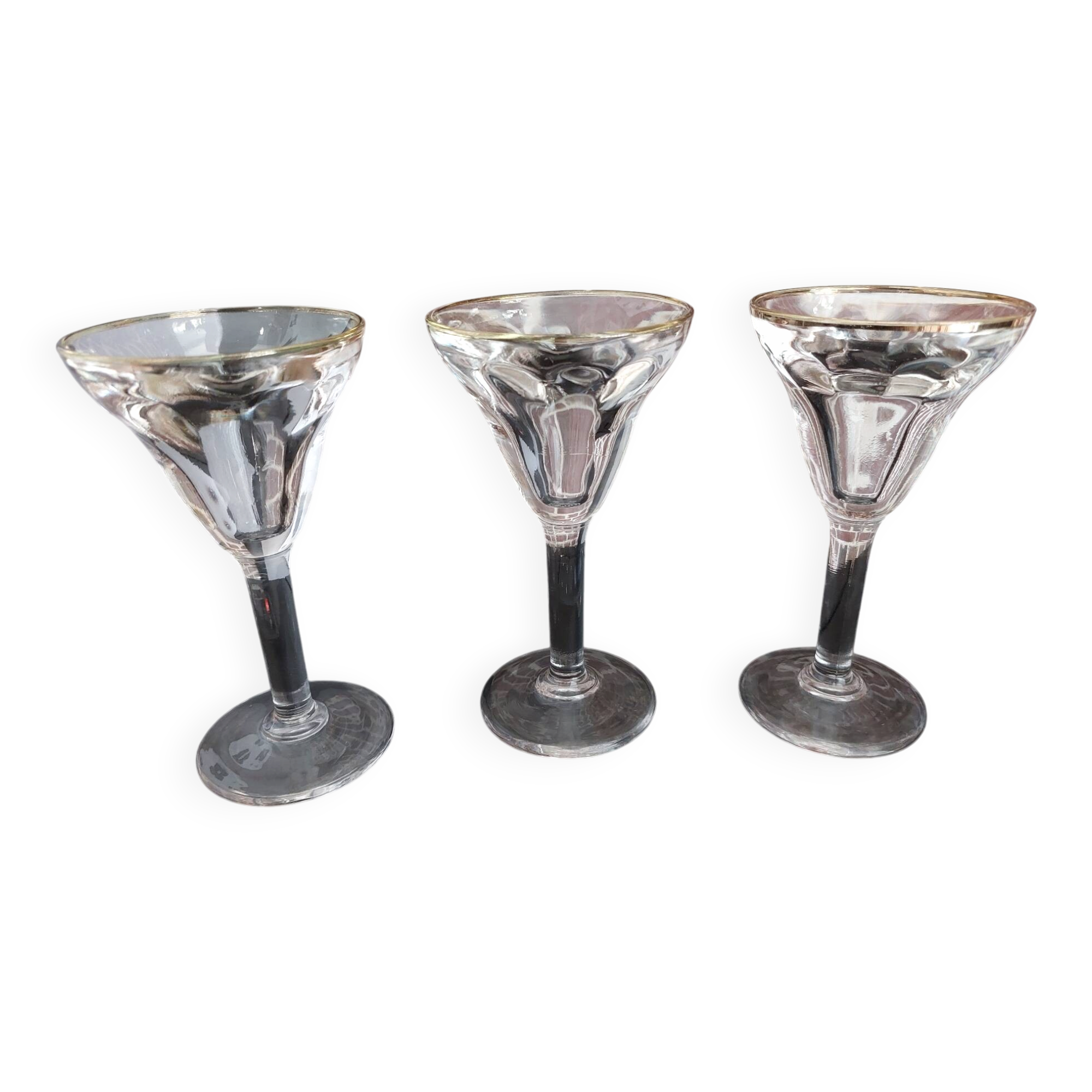 Verre ancien sur pied