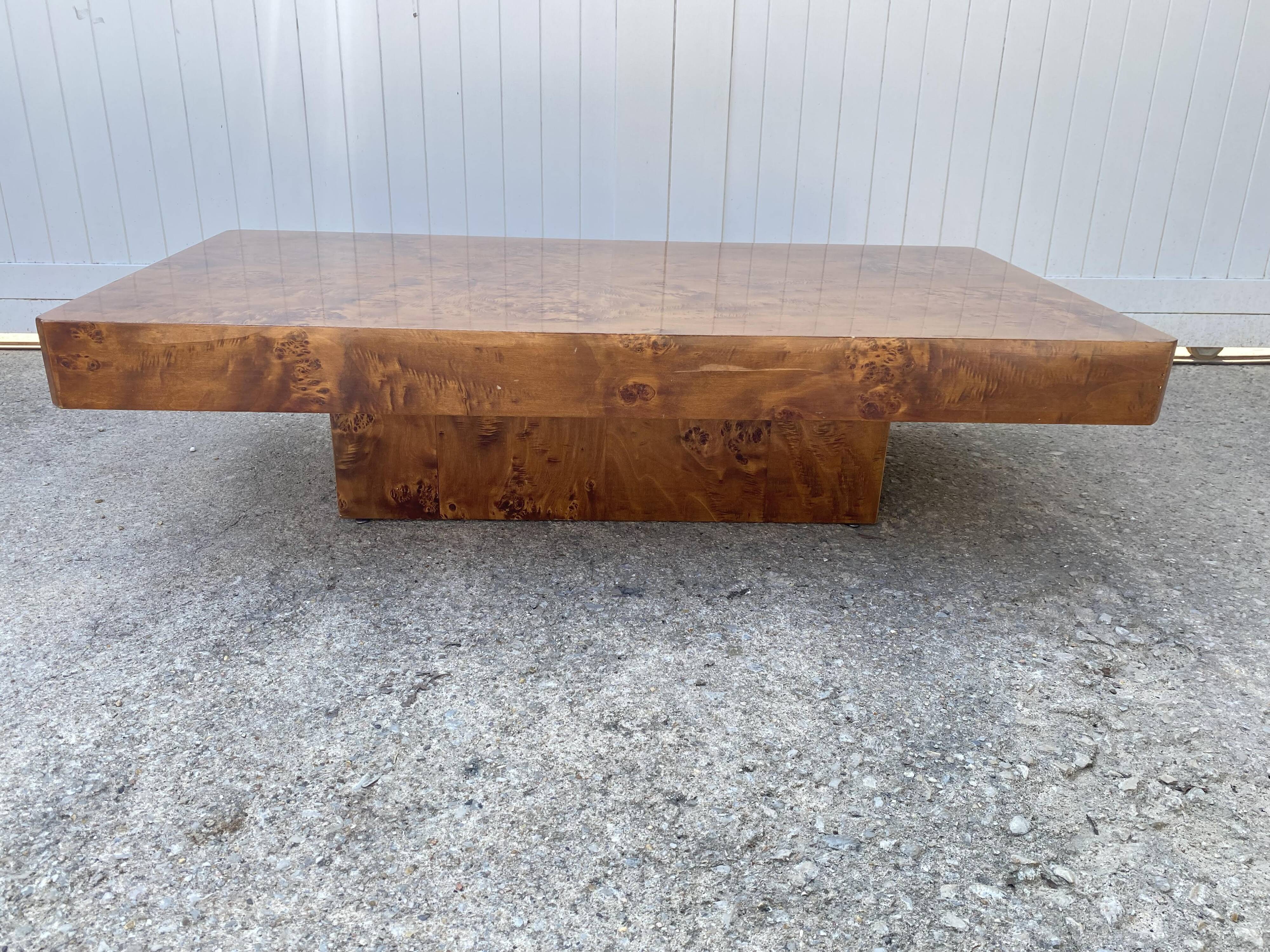 Table basse en loupe d’orme Roche et Bobois vintage 70s