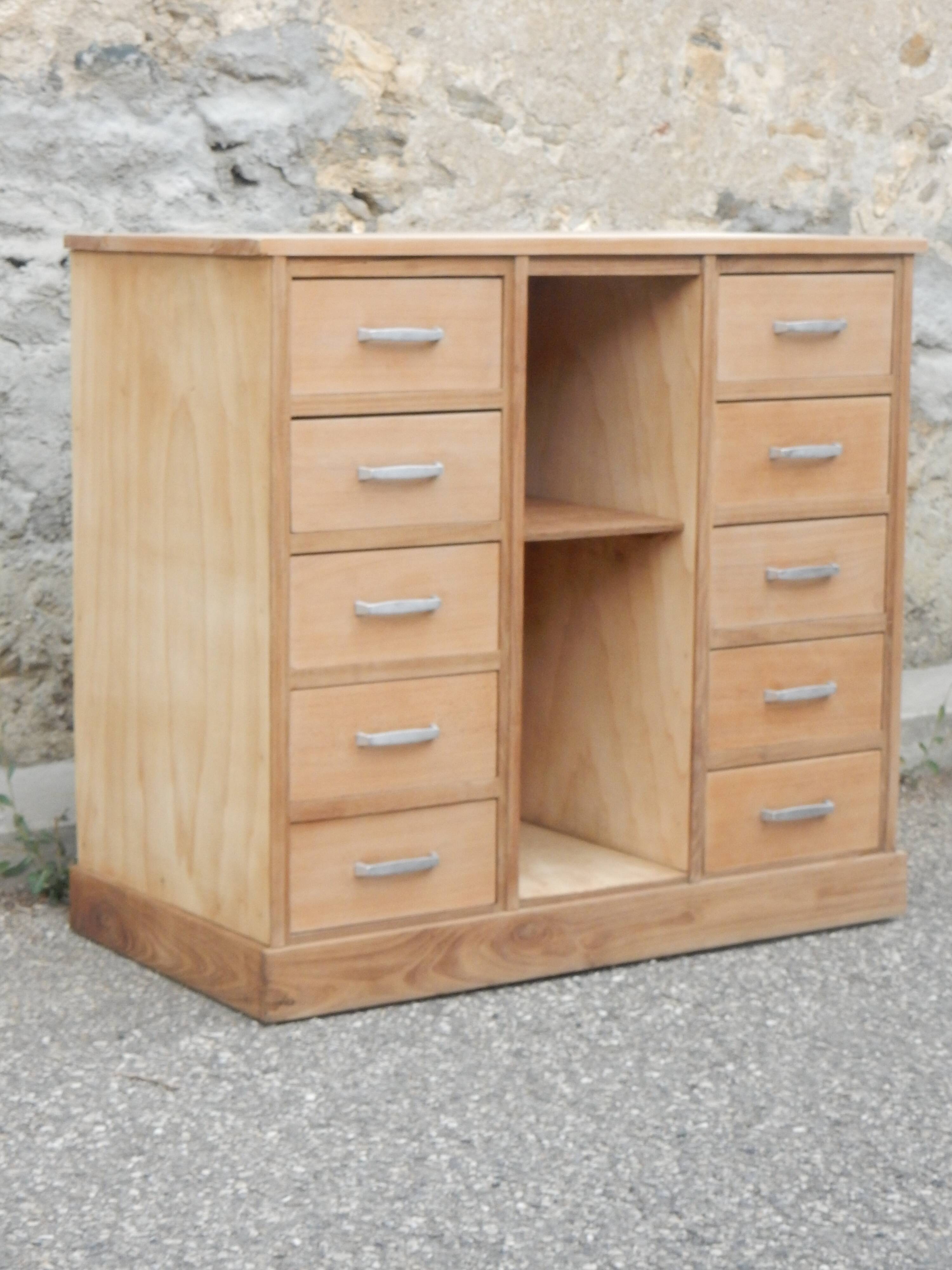 Superbe petit buffet / meuble de métier 10 tiroirs