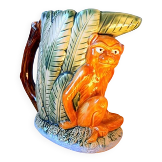 Pichet zoomorphe en barbotine singe