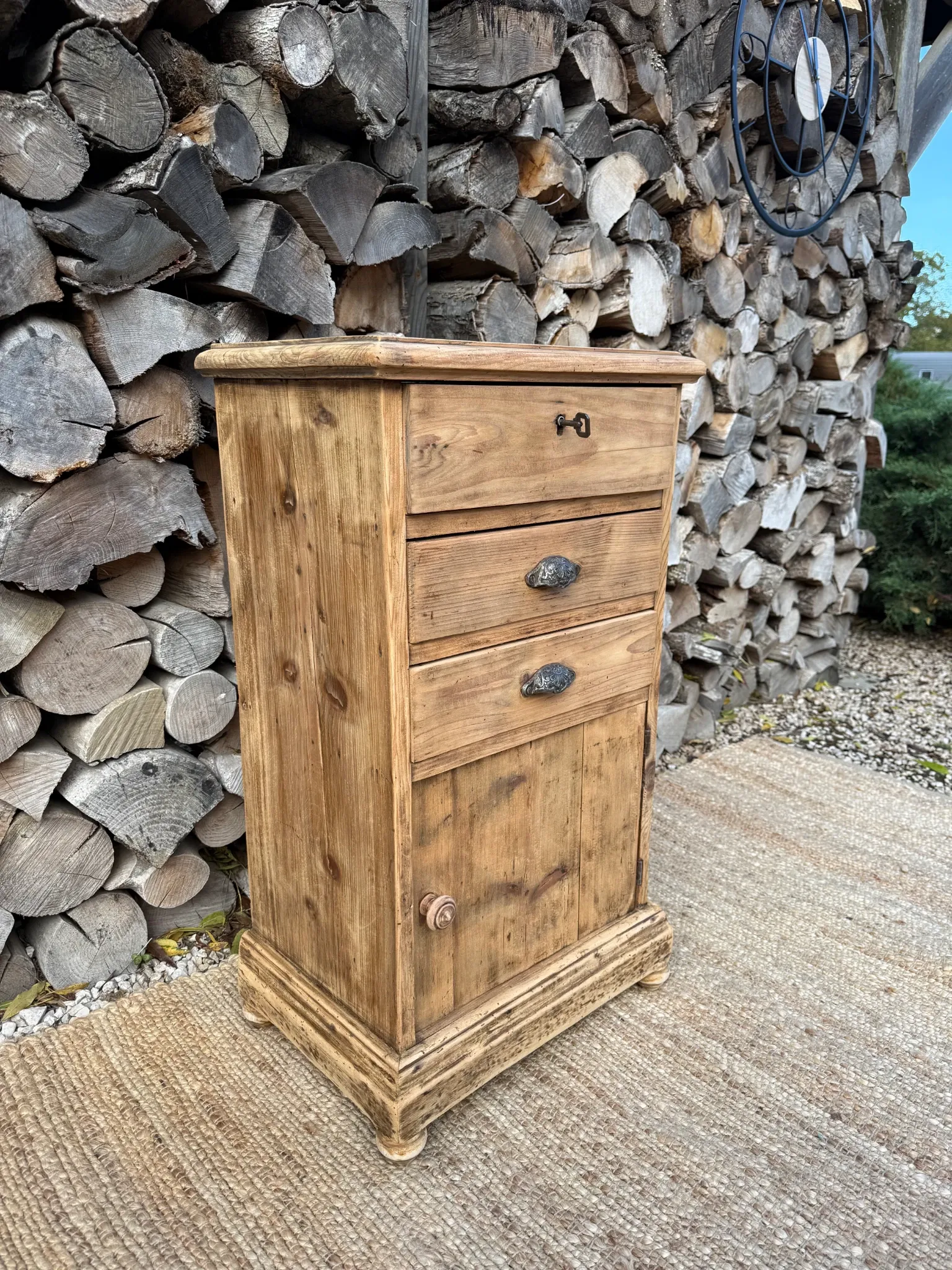 Solid wood chiffonier / Storage furniture