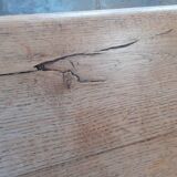 Table rustique en chêne.