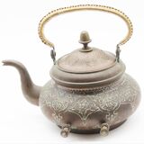 Ancienne théière ethnique
