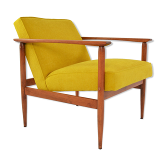 Yellow armchair M