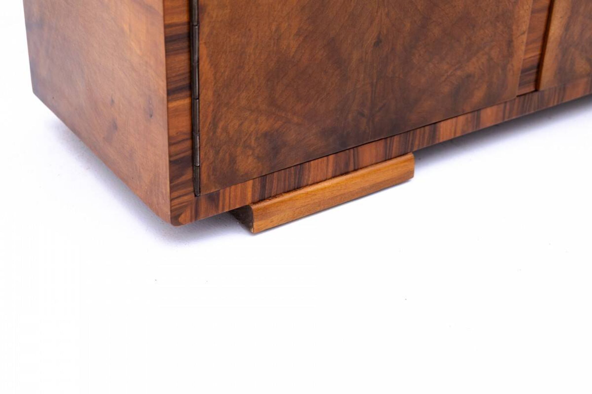 Buffet de style Art Déco, parfait comme meuble TV, Pologne, années 1950. Rénové.