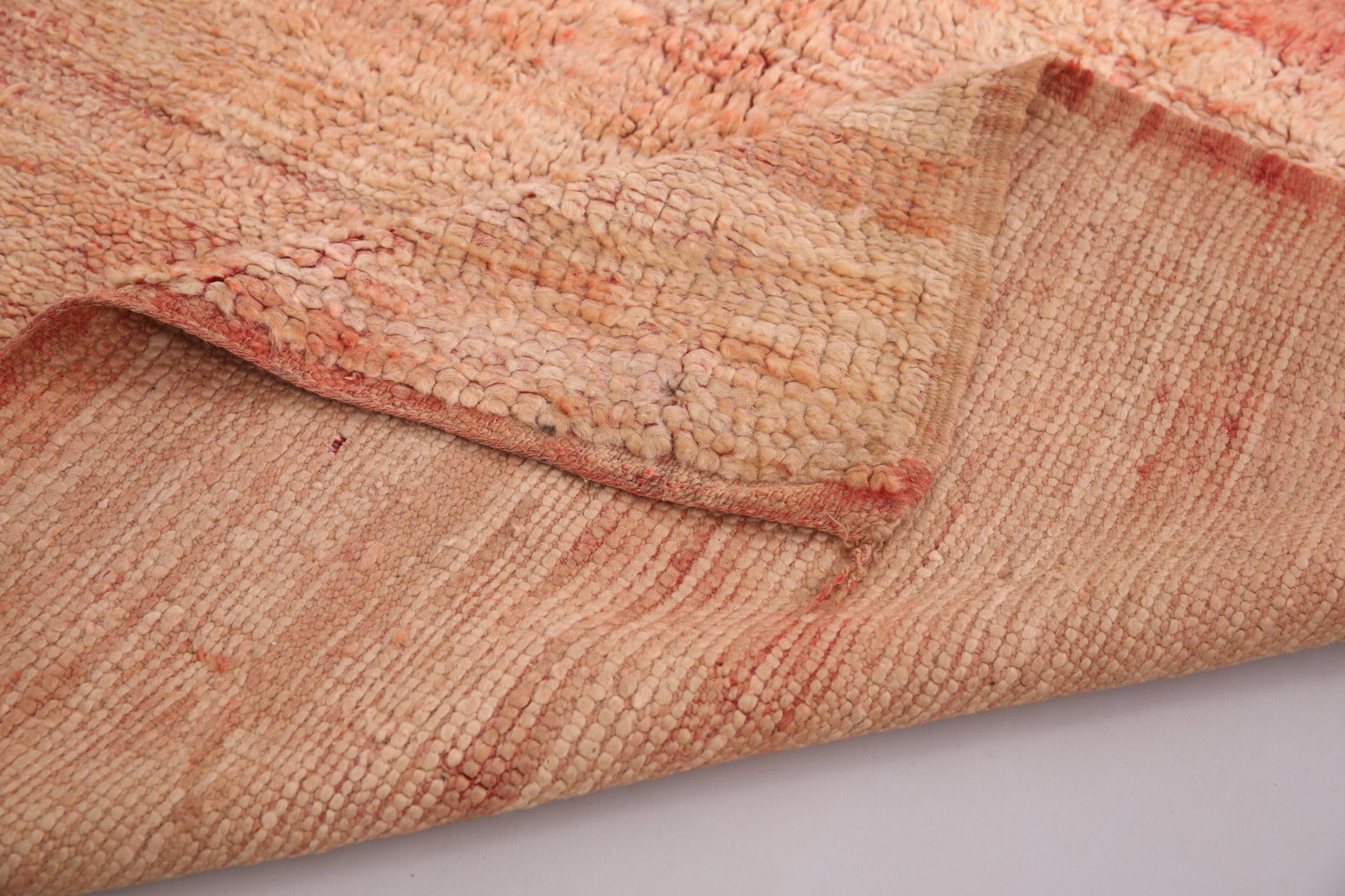 Peach Vintage Boujaad Rug 178 x 284 cm - Moroccan rug - Handmade Berber Rug