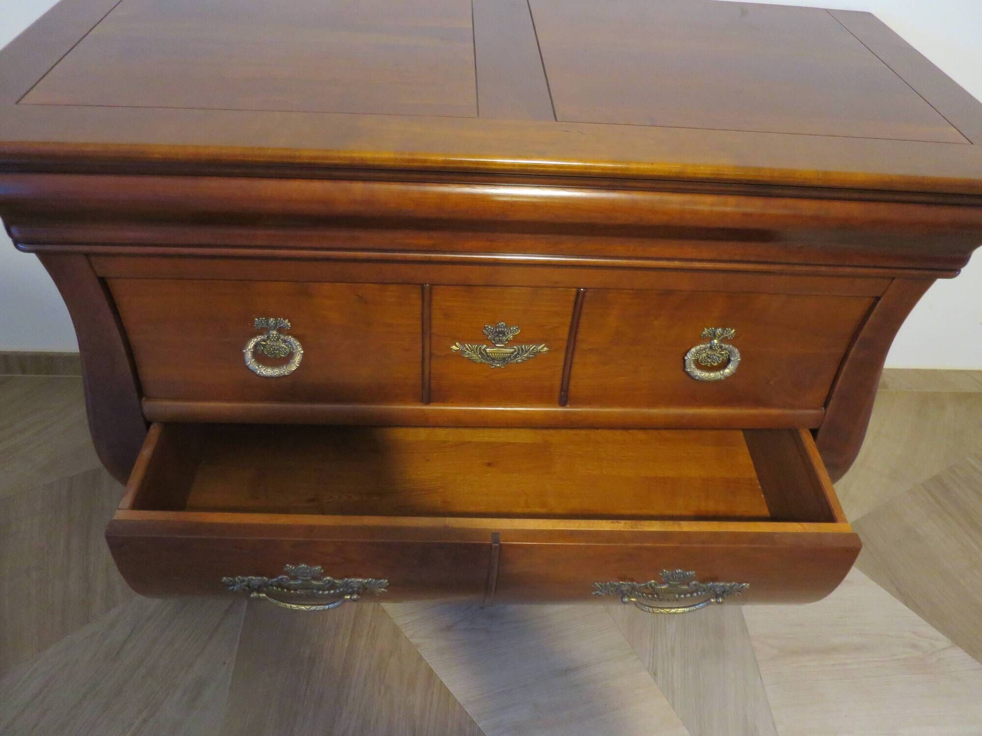 Rare - Pretty English chest of drawers - 3 drawers - solid wood "tomb" chest of drawers - Sourisseau cabinetmaker