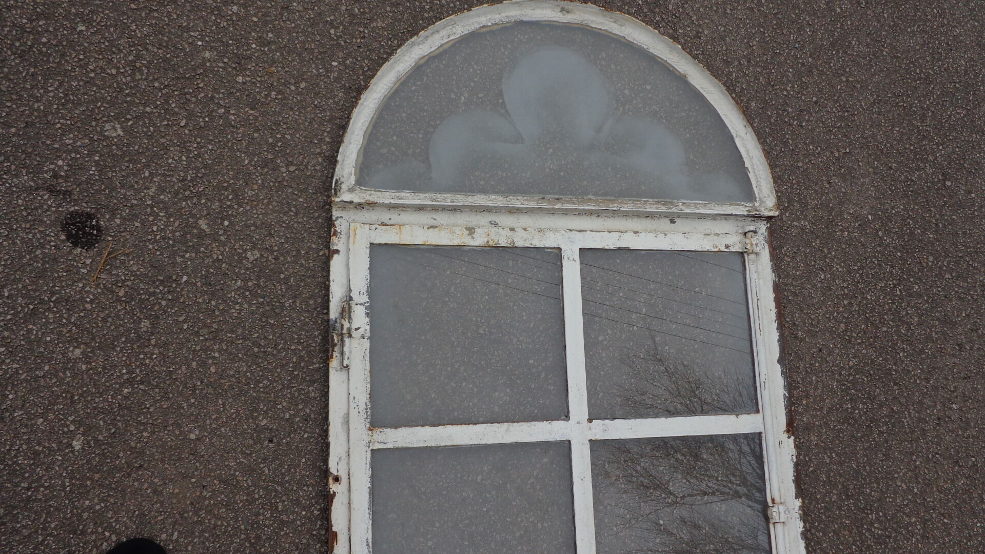 Window, arched metal chassis